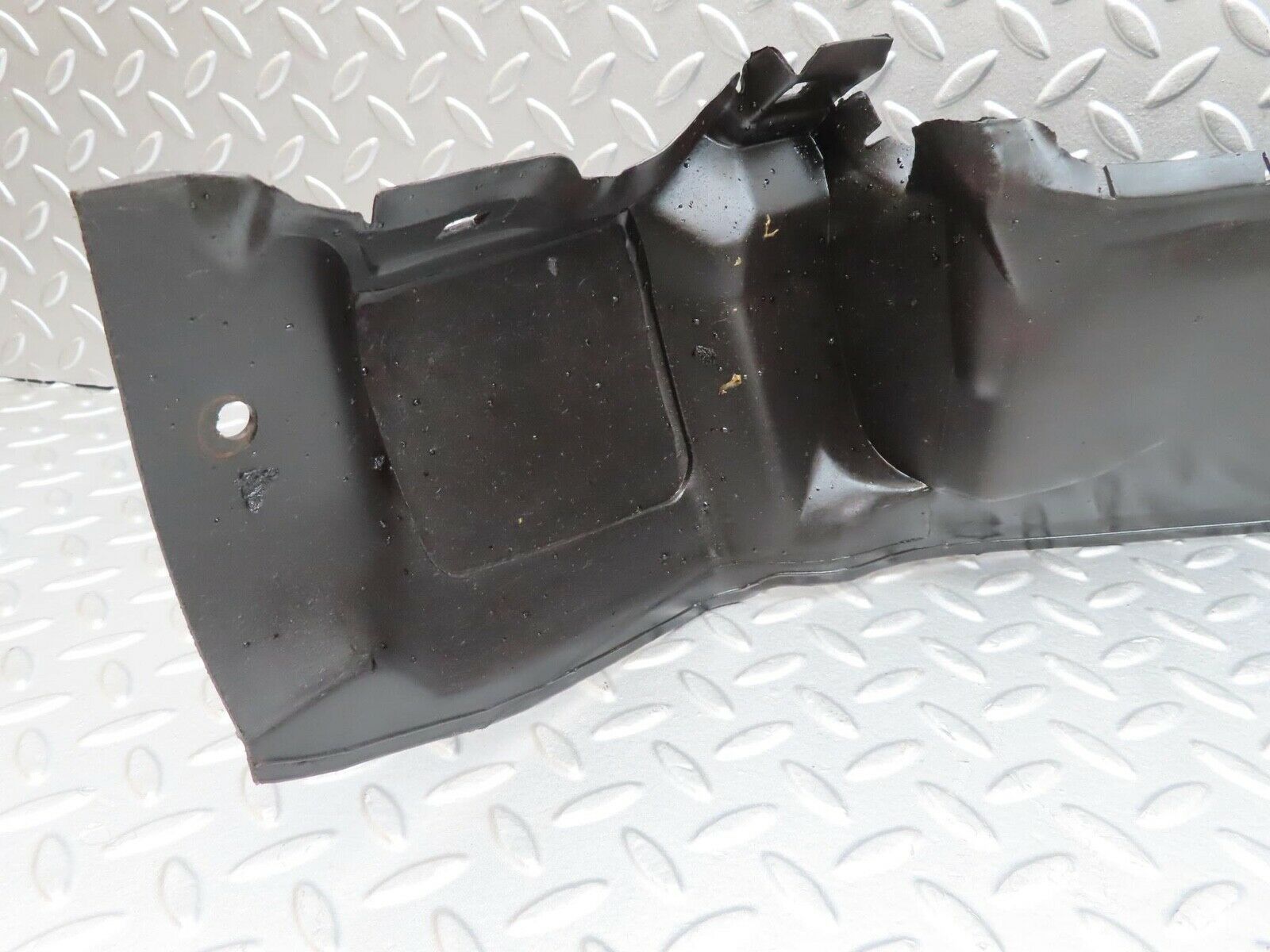 14716 Mercedes-Benz W201 190E Inner Mudguard Panelling Front Left 2018841135