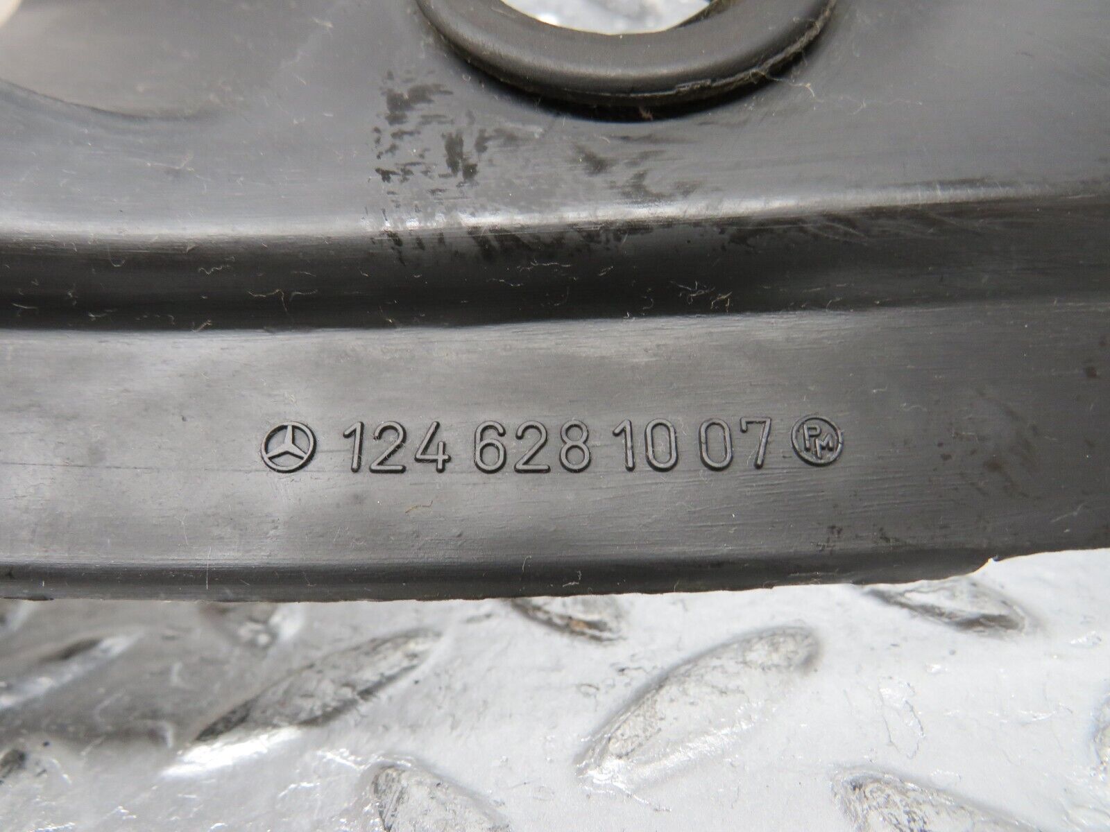 32365 Mercedes-Benz S124 300TE Covering Side Member Pair 1246280907 1246281007