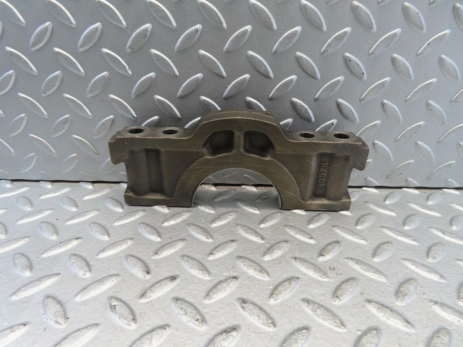 11287 Mercedes-Benz W221 S320 Crankshaft Bearing Holder Block 6420110311