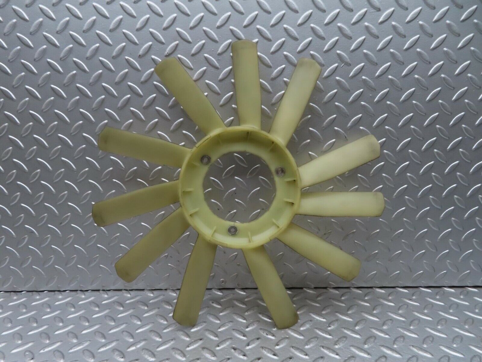 15877 Mercedes-Benz W123 280E Engine Cooling Fan 1102050106
