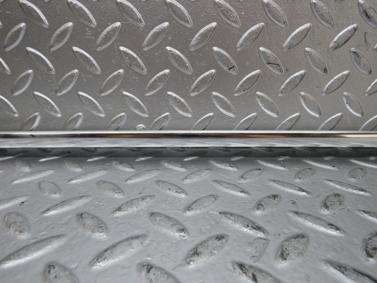 26404 Mercedes-Benz W116 450SE Roof Chrome Trim Left Side