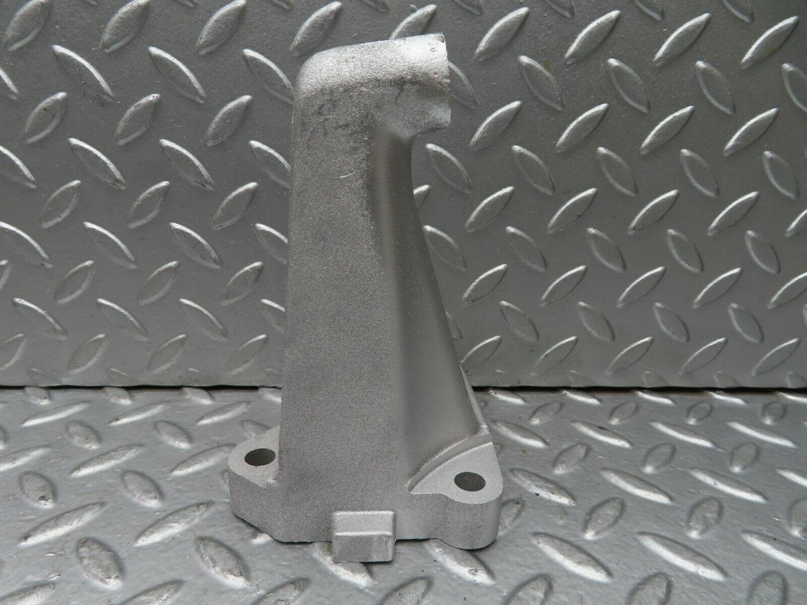 15264 Mercedes-Benz W123 230E Engine Mount Bracket 1022230304