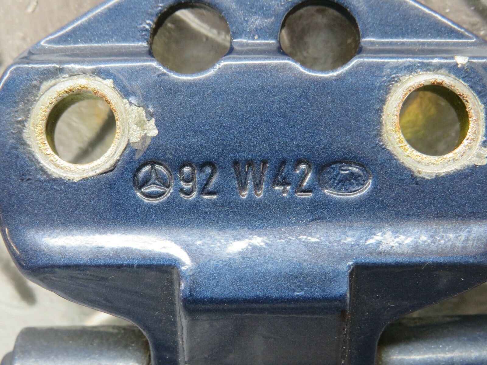 24394 Mercedes-Benz S124 220TE Wagon Door Hinge Right Side