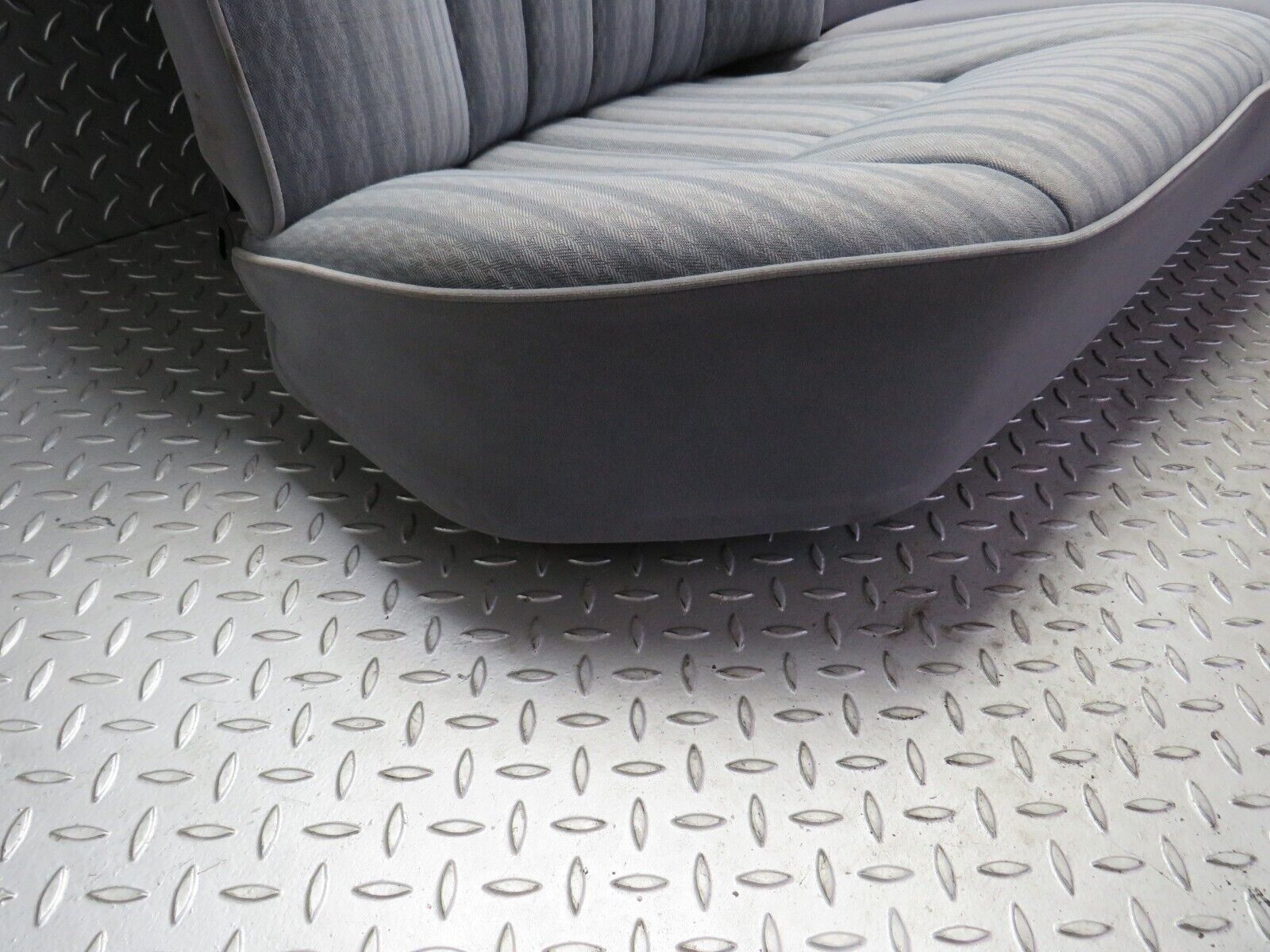 30325 Mercedes-Benz W124 230E Rear Seat 1249202216