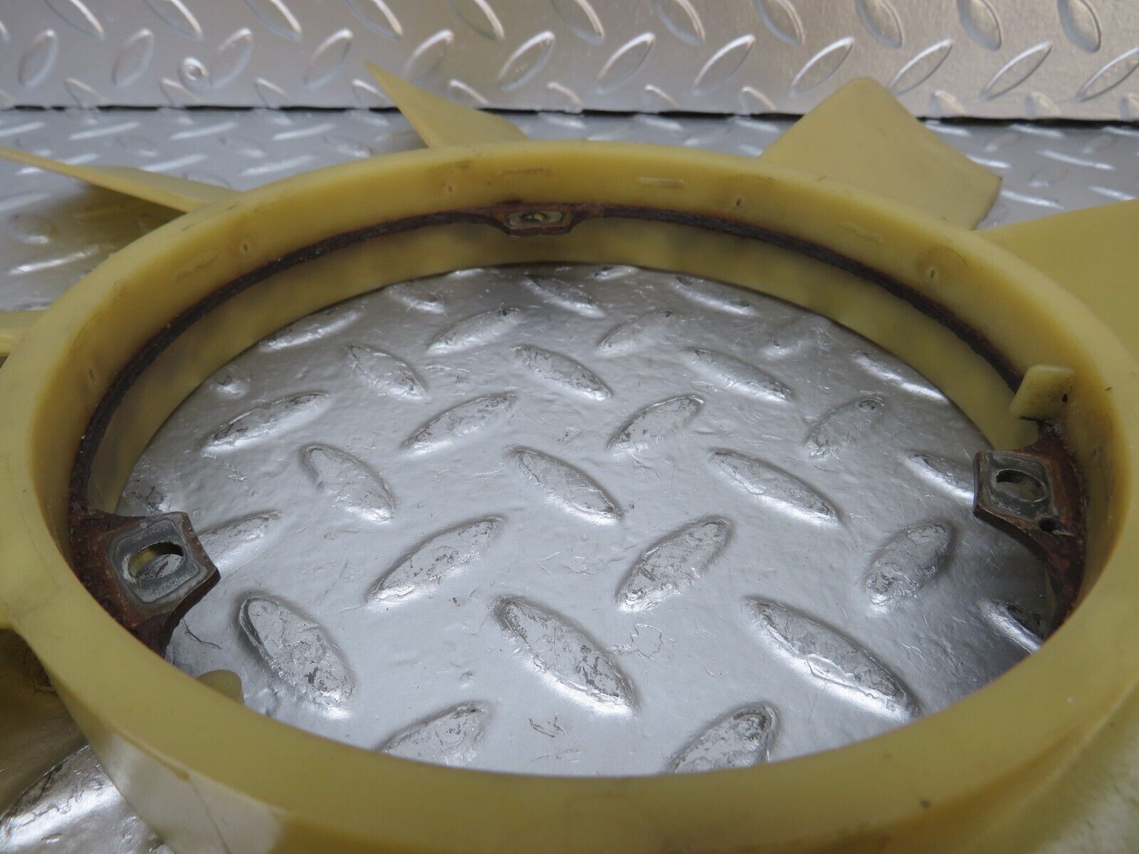 25756 Mercedes-Benz W124 280E Engine Cooling Fan 1032000423