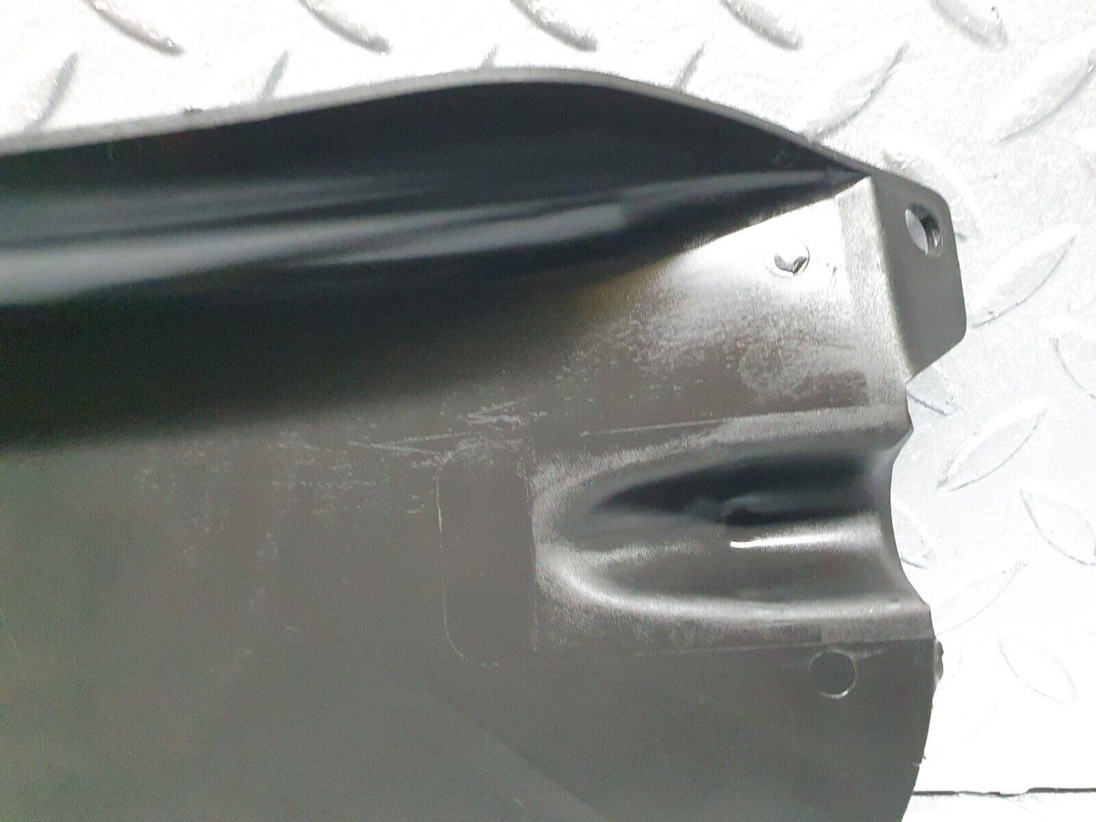 40951 Mercedes-Benz W126 300SE Vacuum Pump Housing Cover 1268050914