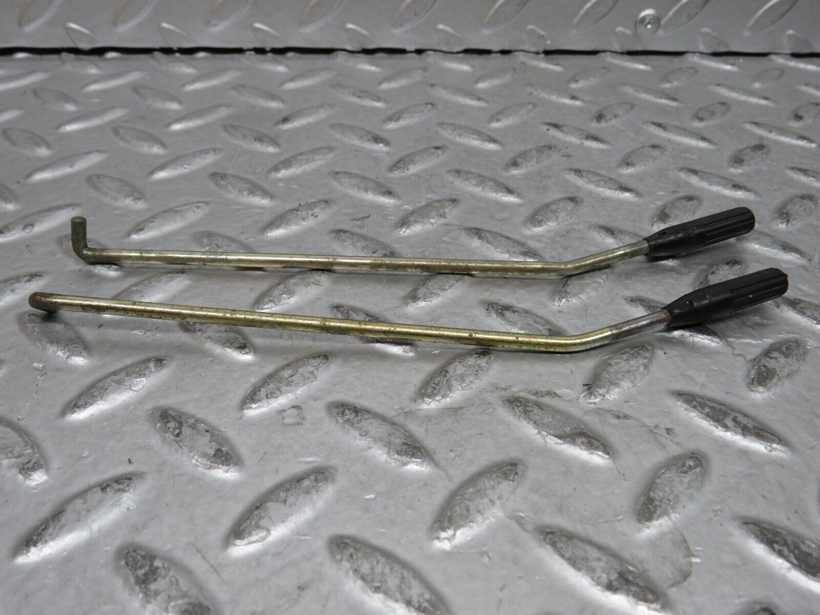 29170 Mercedes-Benz C124 320CE Coupe Door Lock Knob Pair