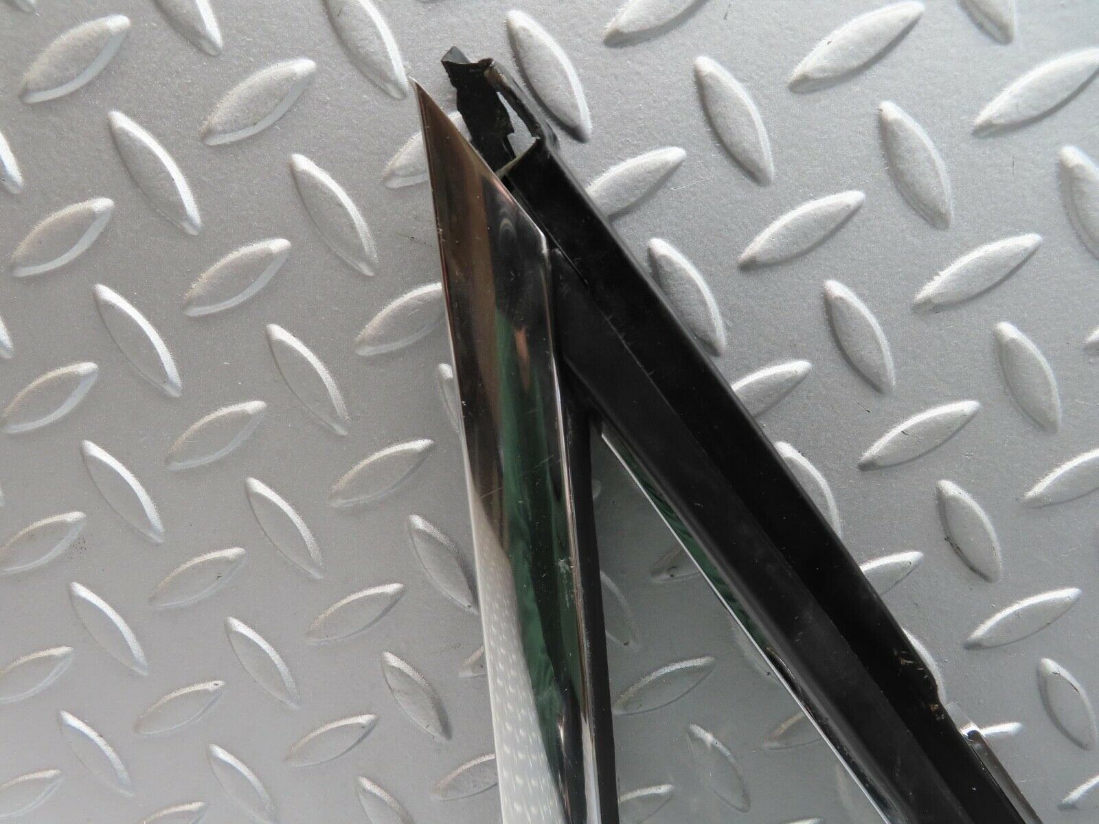 12364 Mercedes-Benz W108 Front Left Quarter Window Glass