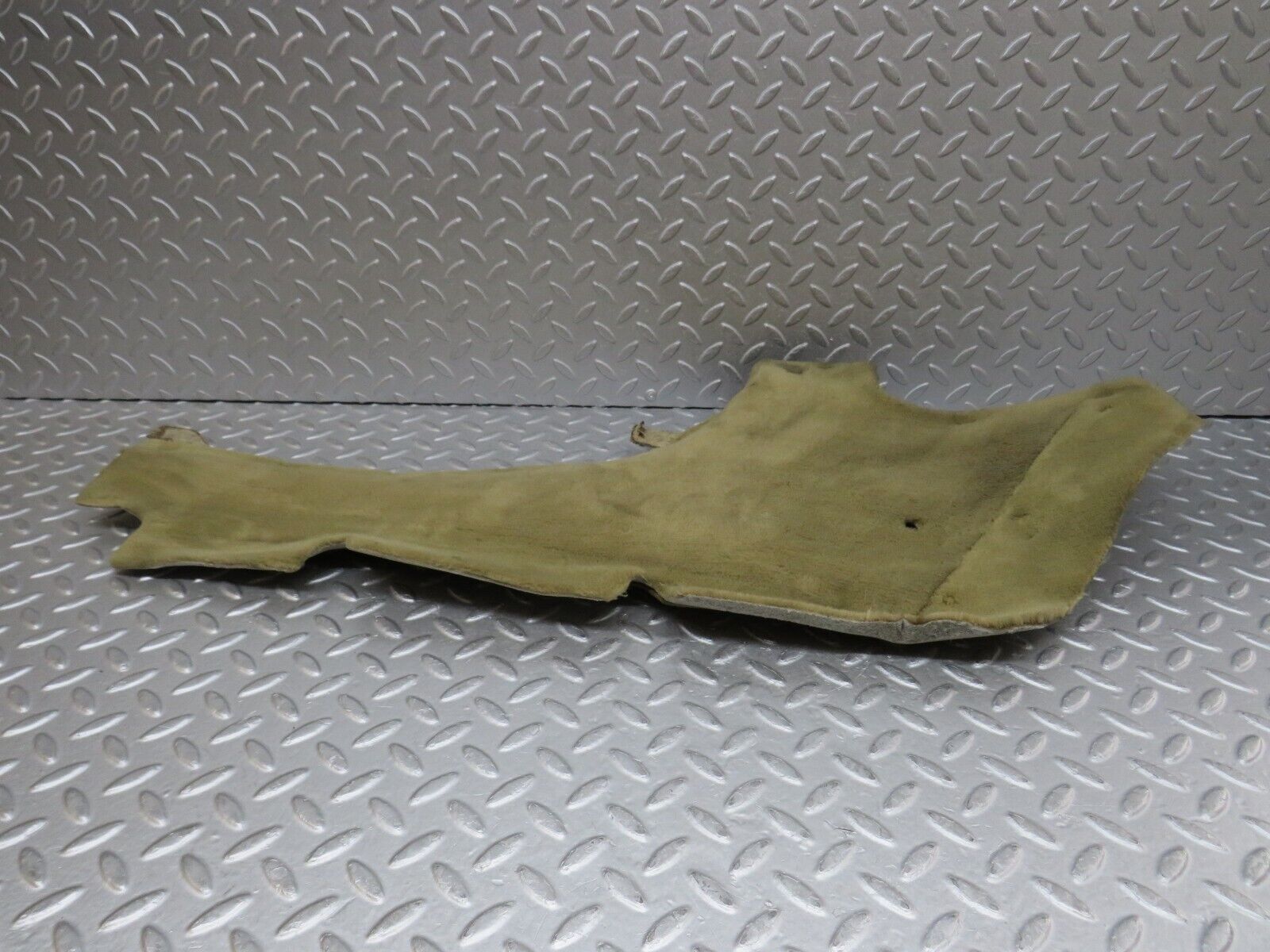 36591 Mercedes-Benz W201 190E 2.0L Centre Console Carpet Right Side Beige