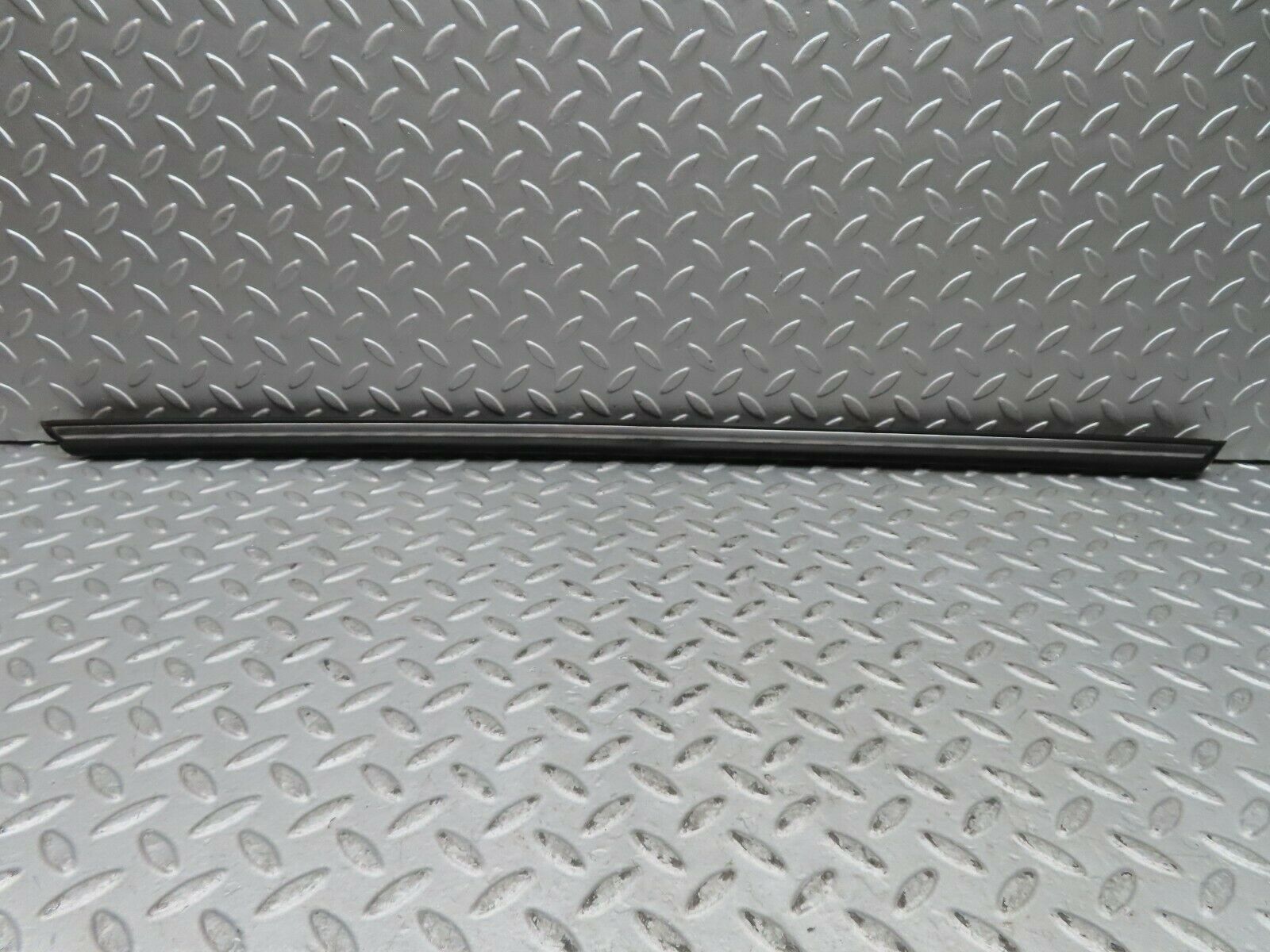 17893 Mercedes-Benz W116 450SEL Rear Right Door Centre Chrome Trim