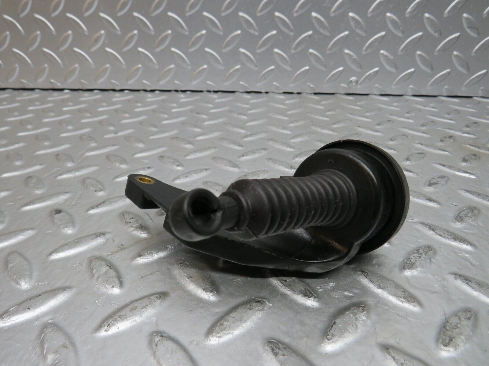 27606 Mercedes-Benz S124 300TE Wagon Throttle Body Vacuum Valve 6040900066