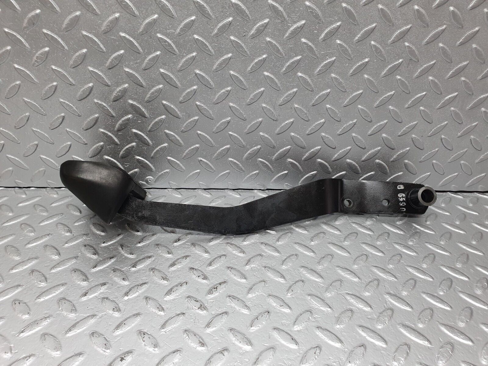 41083 Mercedes-Benz W126 300SE Brake Pedal With Rubber 1232910082