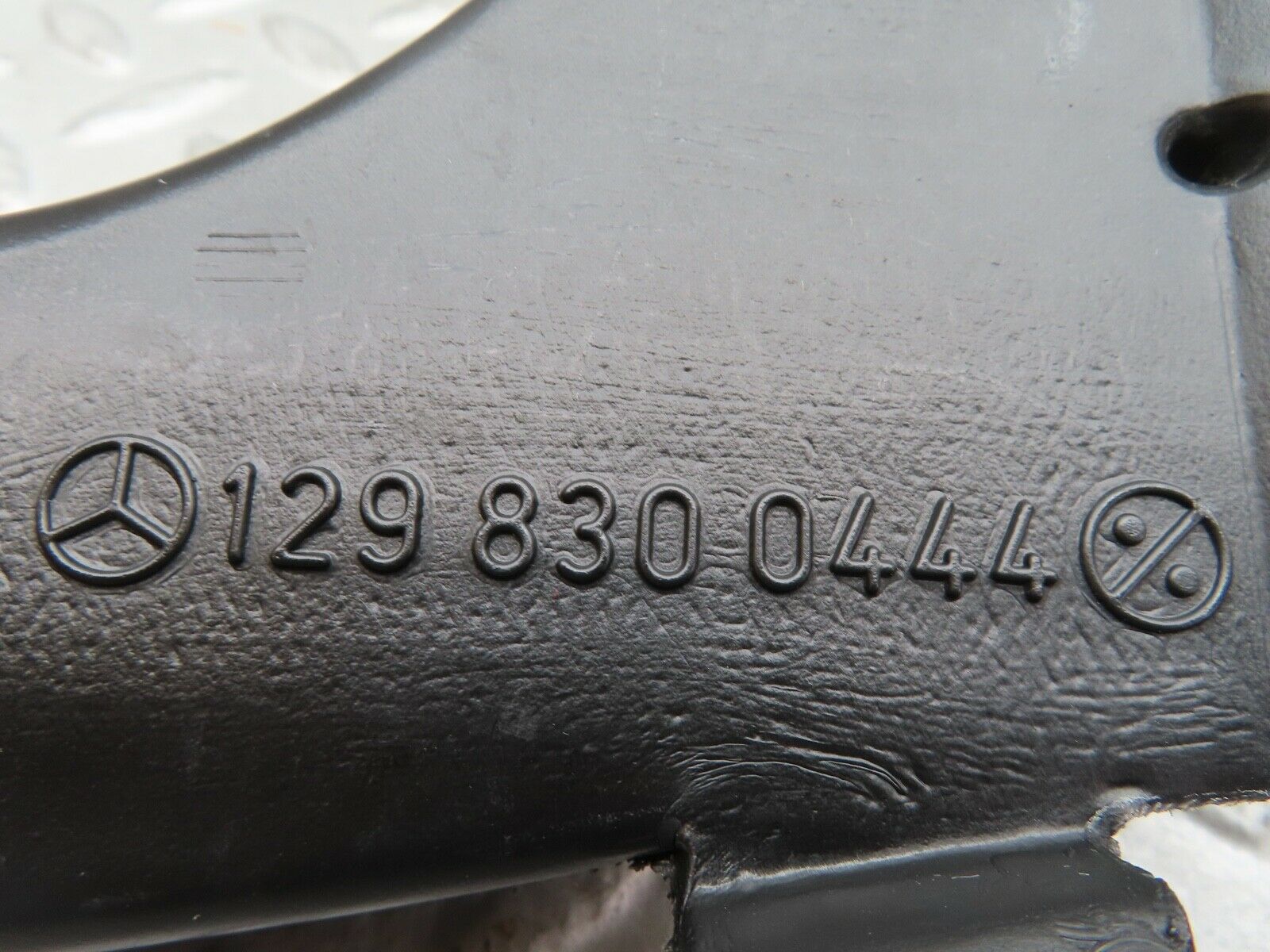 17104 Mercedes-Benz R129 300SL Coupe Front Air Vent Duct Pair