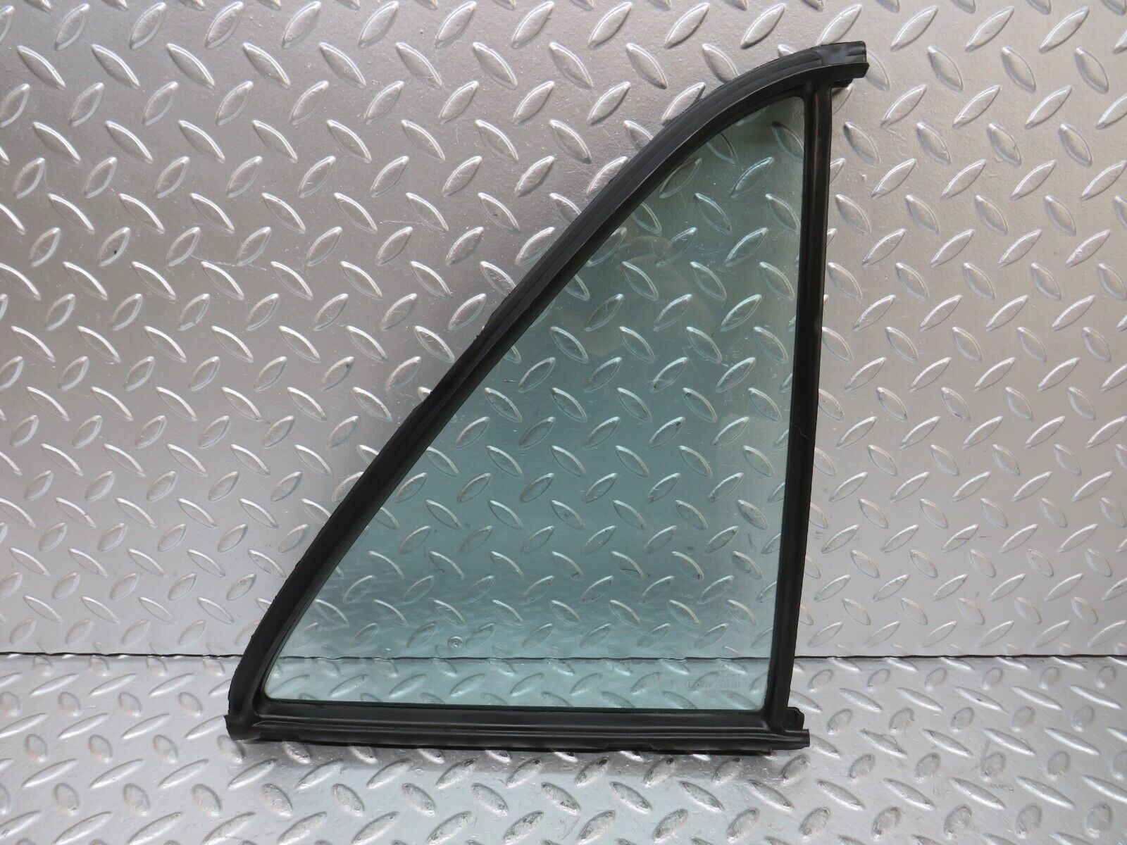 27223 Mercedes-Benz W123 280E Rear Right Quarter Window Glass 1237350224