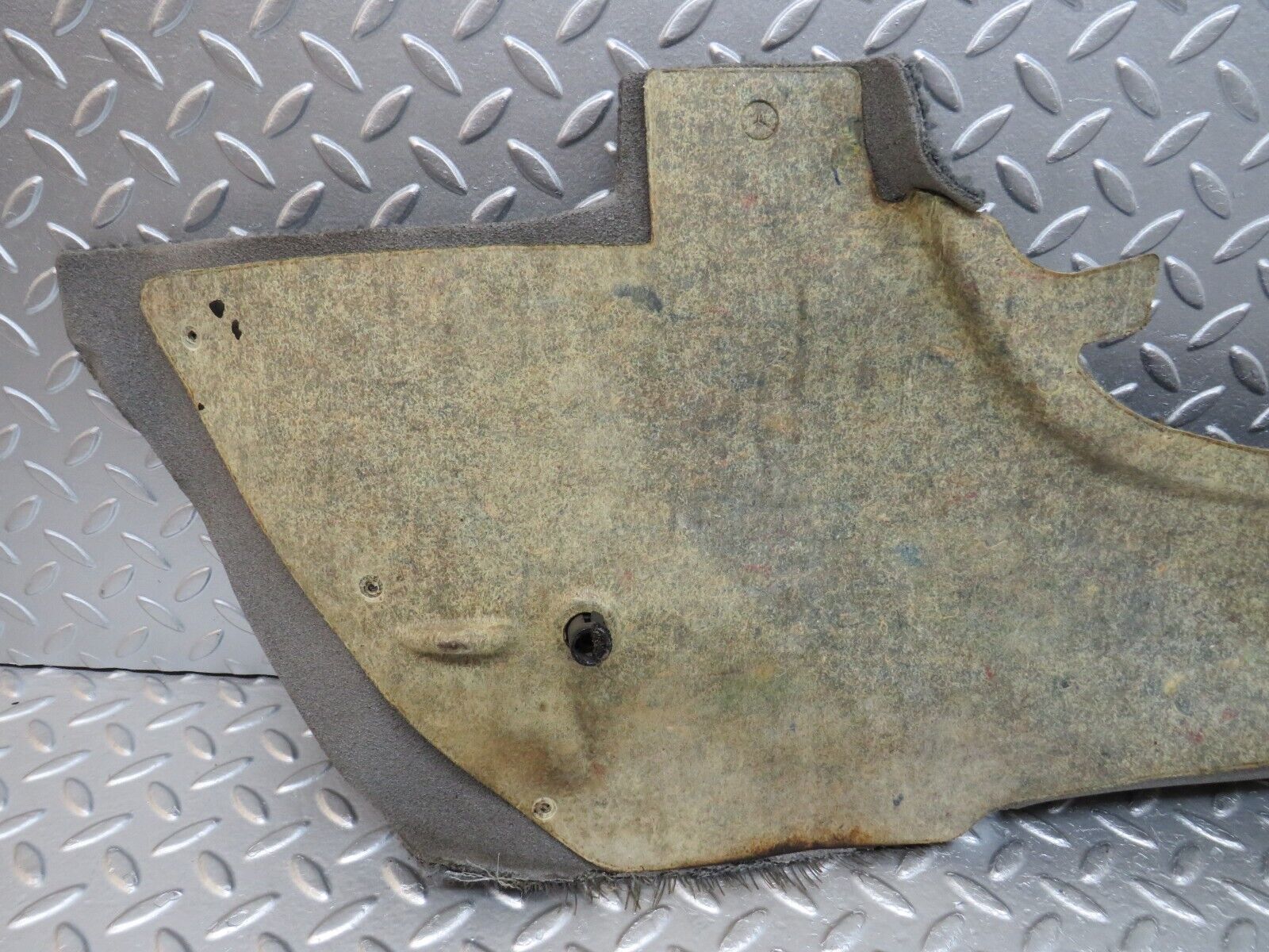 33572 Mercedes-Benz W201 190E 2.0L Centre Console Carpet Right Side Grey