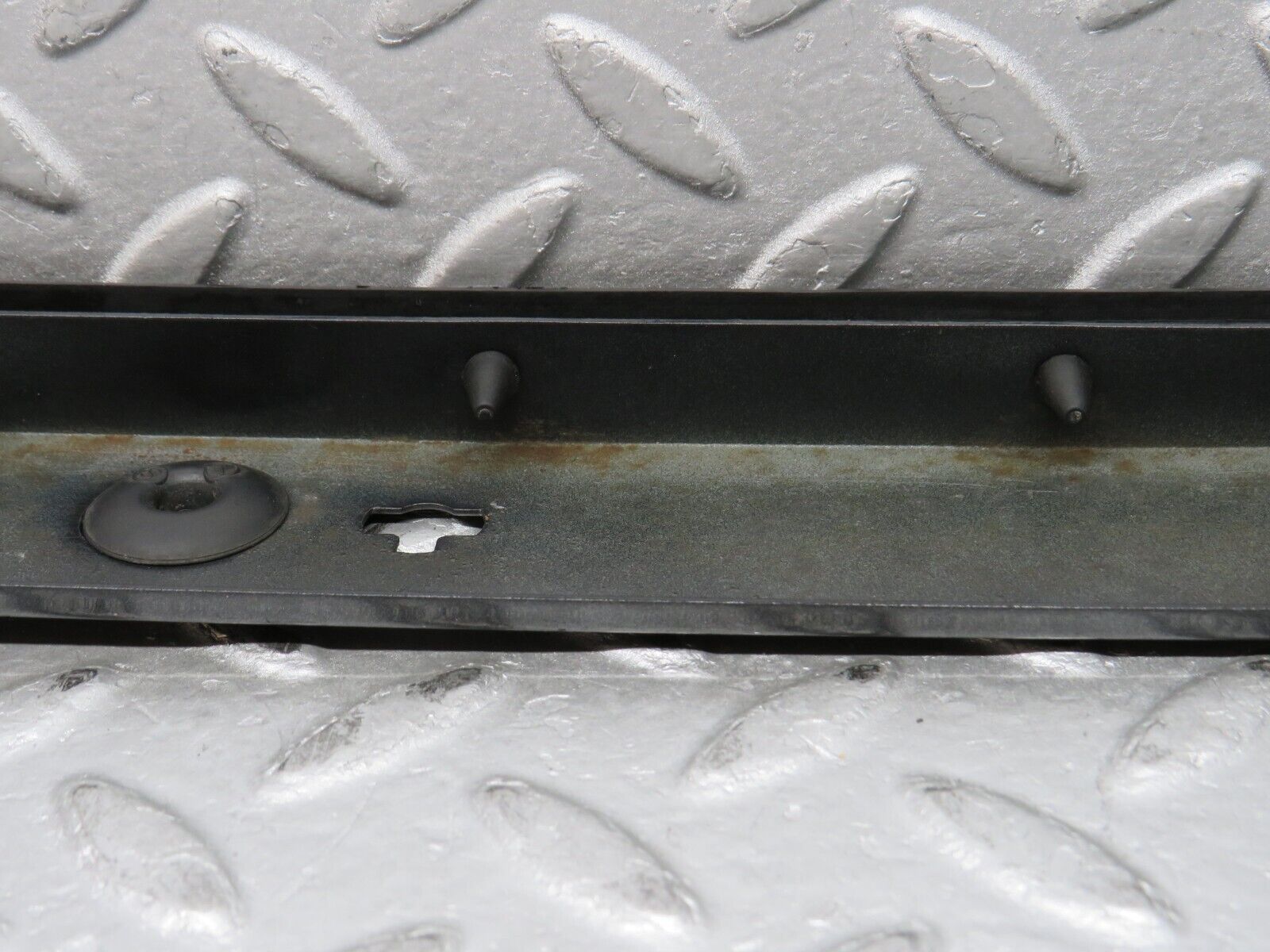 37786 Mercedes-Benz A124 320E Cabriolet Under Headlight Trim Right