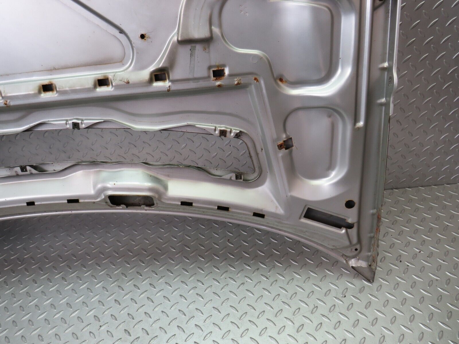 34728 Mercedes-Benz W210 320E Bonnet