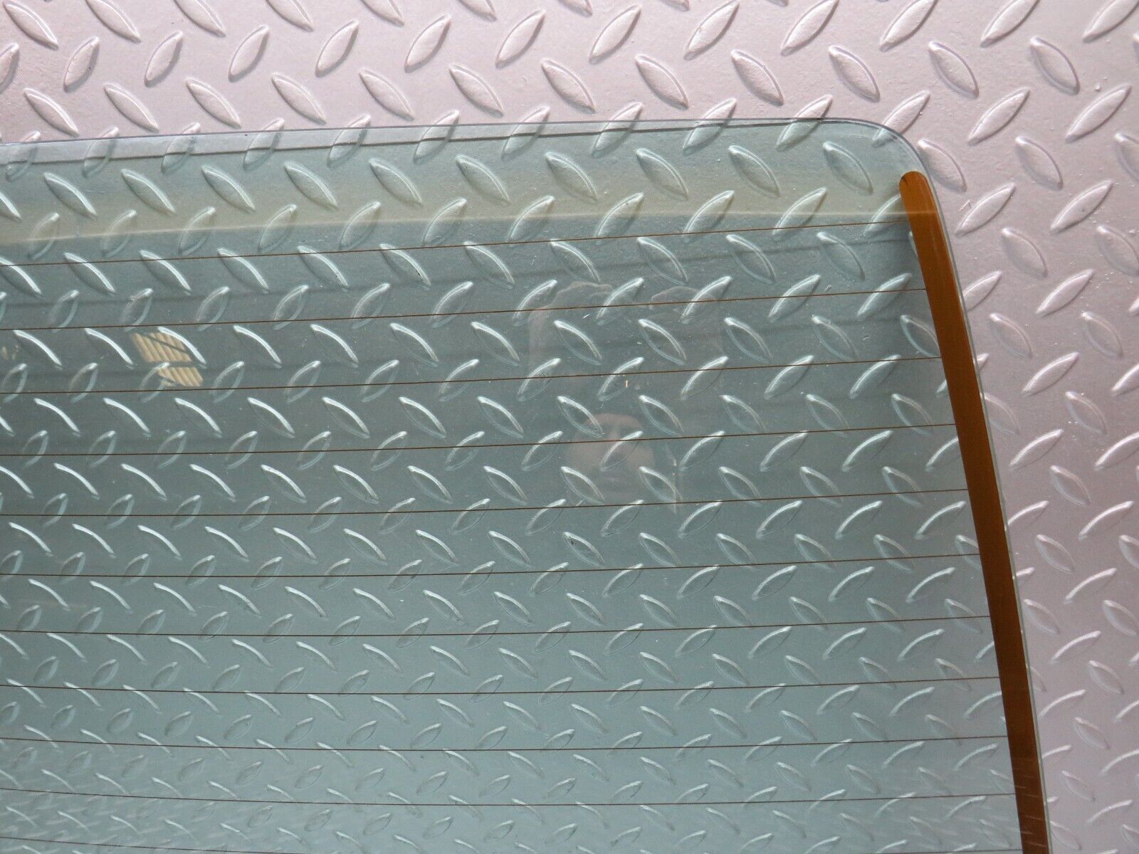 32491 Mercedes-Benz S124 300TE Wagon Tailgate Rear Windscreen Glass