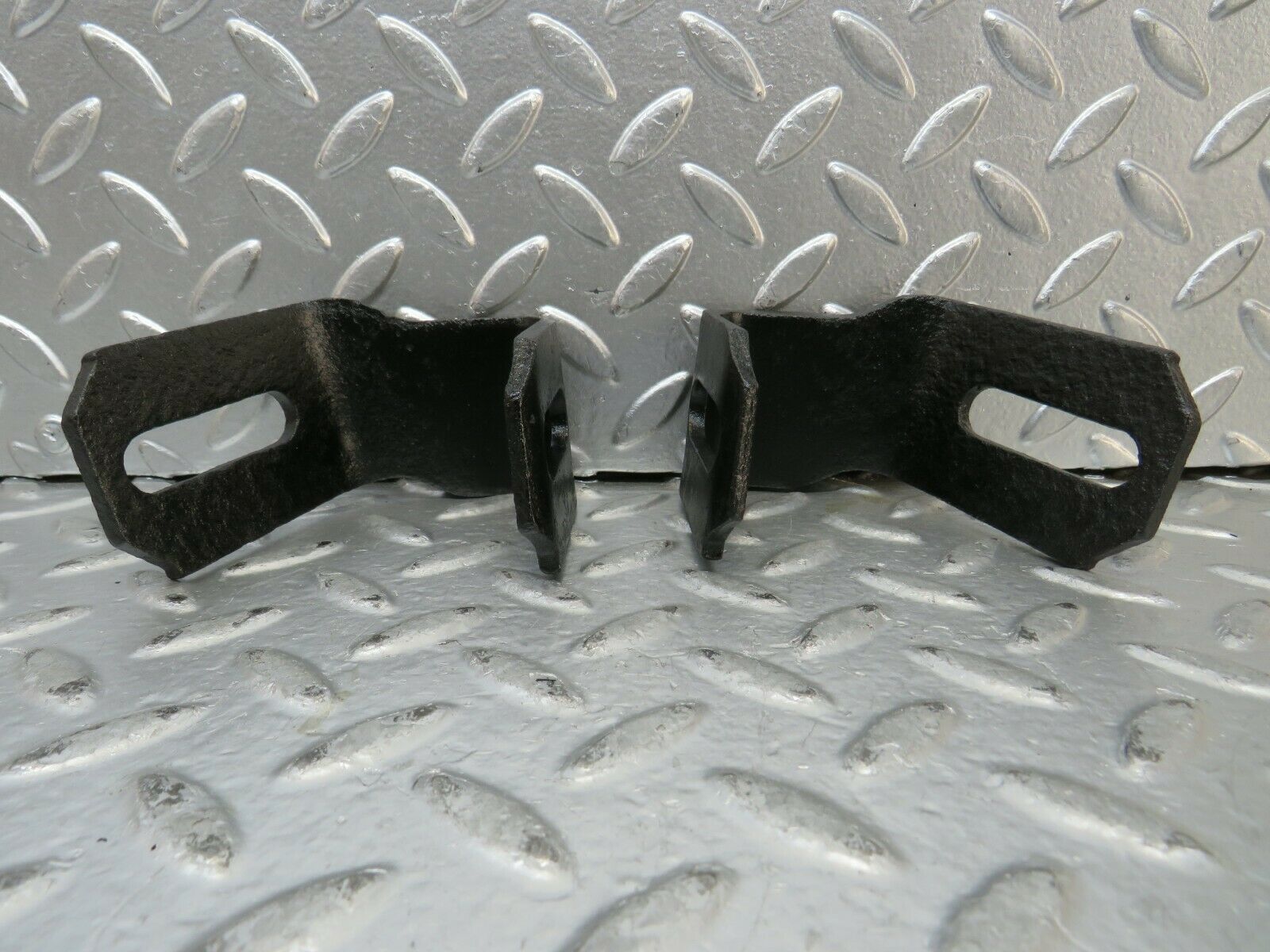 23388 Mercedes-Benz W116 350SE Front Bumper Bracket Pair