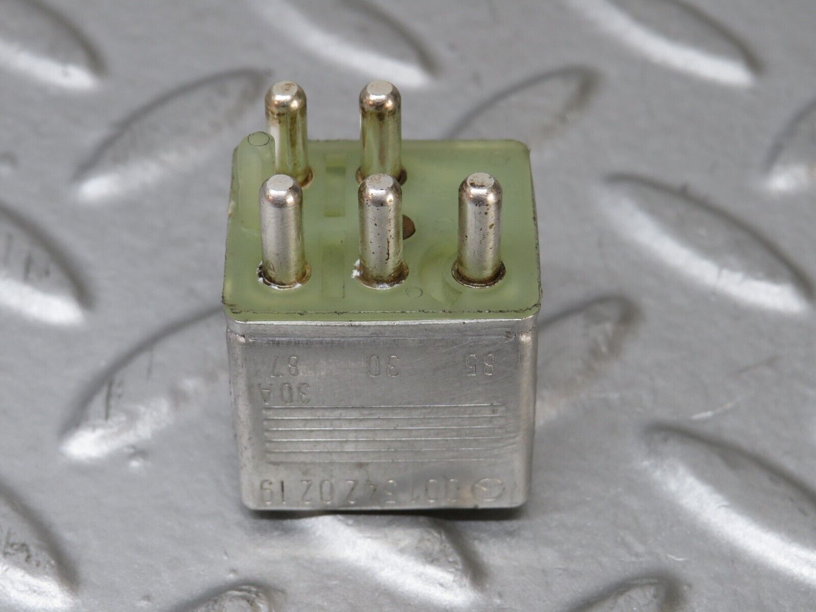 36904 Mercedes-Benz C126 420SEC Coupe Multi Purpose Relay 0015420219