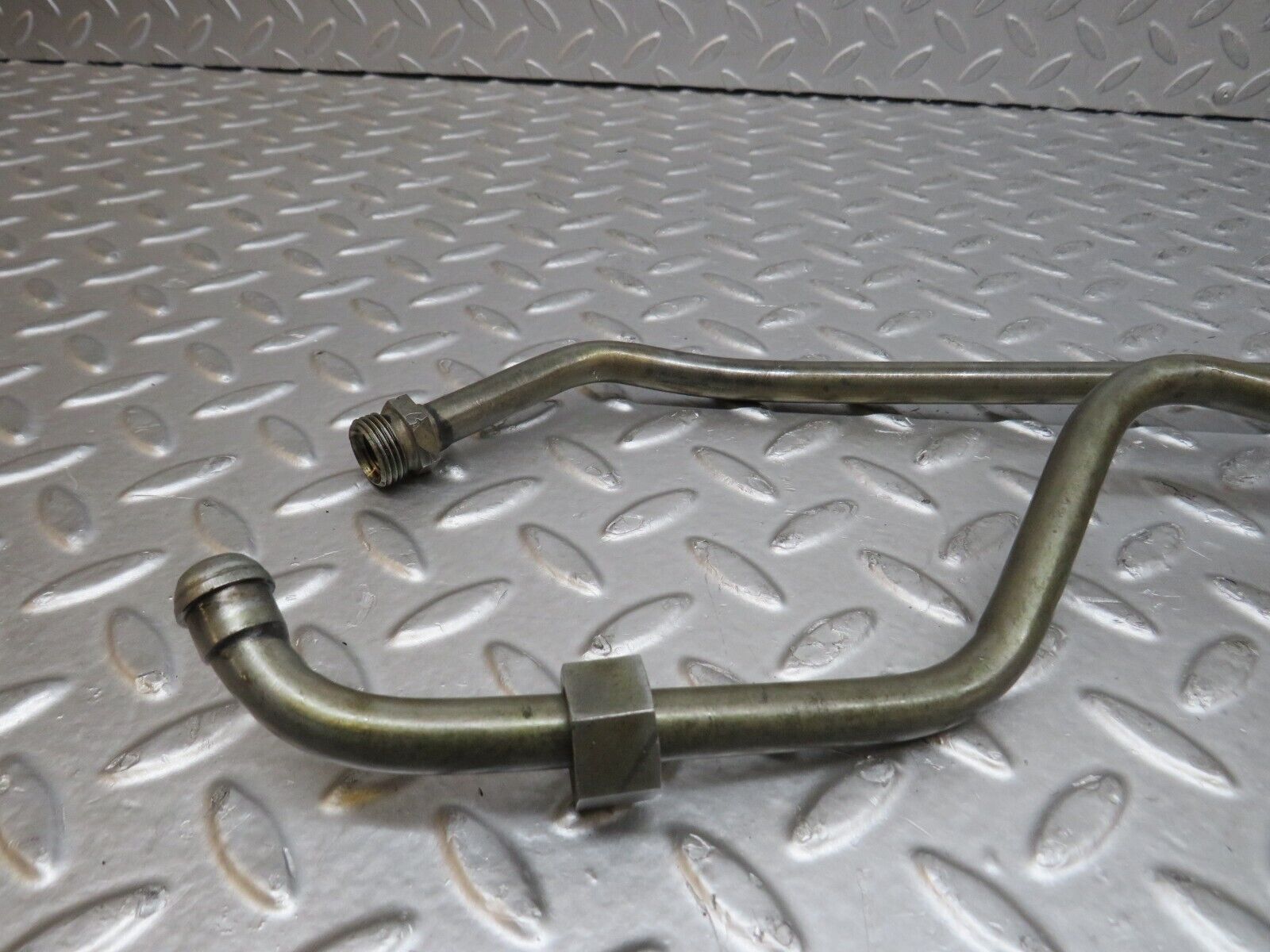 37715 Mercedes-Benz W108 280S Oil Pipe Line