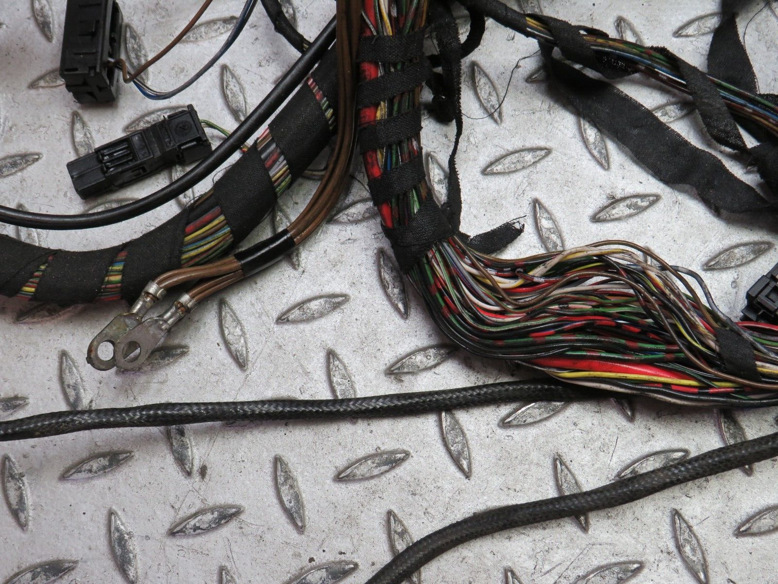 35687 Mercedes-Benz W210 320E Engine Wiring Harness 2105450481 0015409981