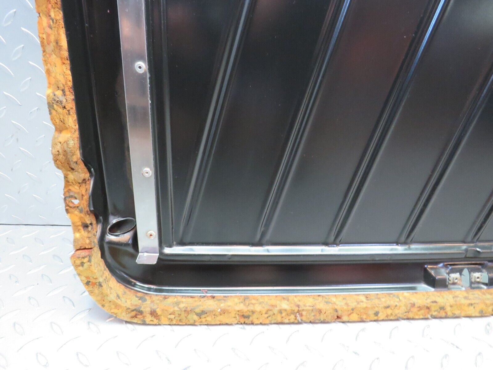 27728 Mercedes-Benz S124 300TE Wagon Power Sunroof Frame Automatic