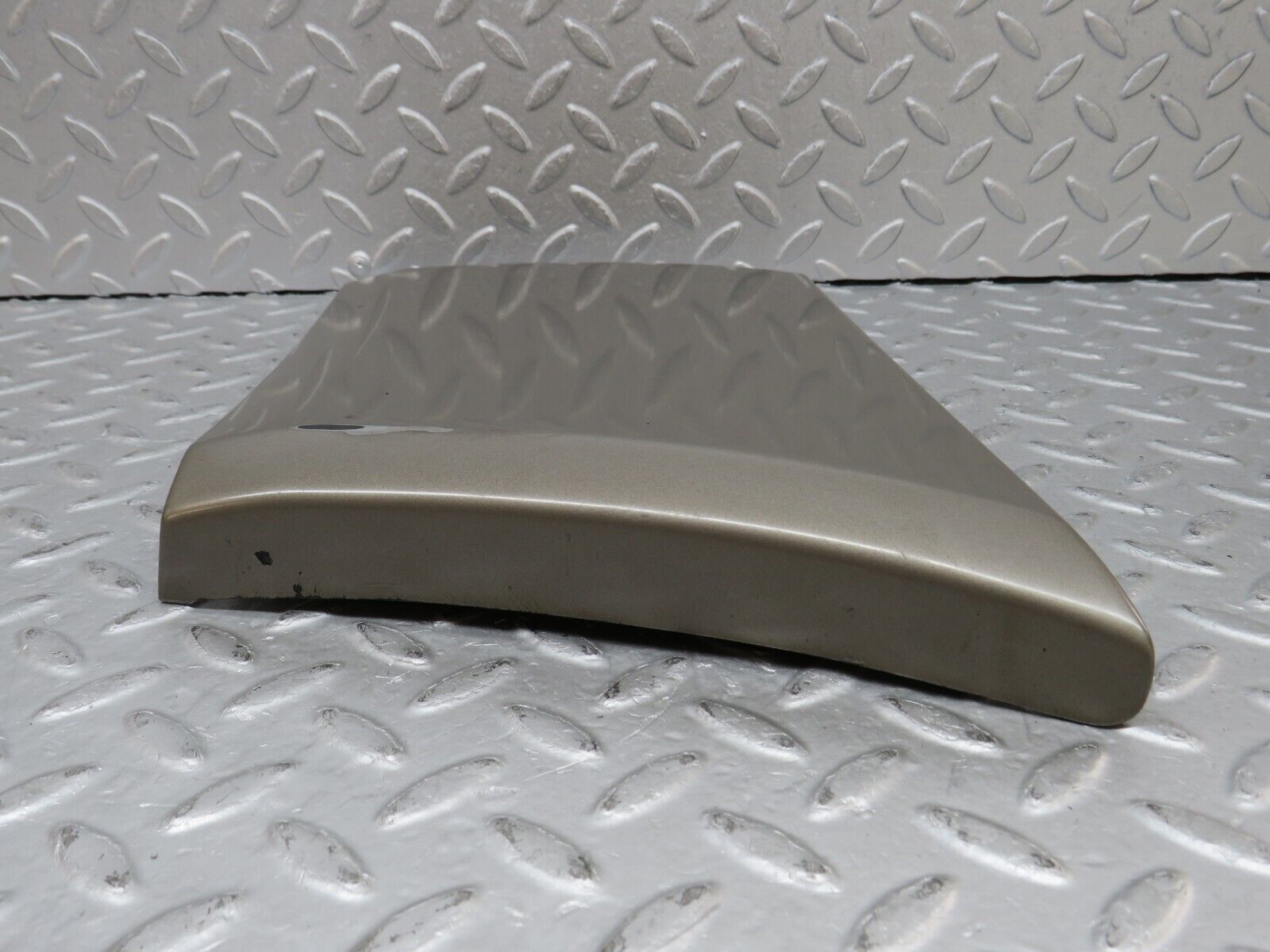 36451 Mercedes-Benz W201 190E 2.0L Front Right Fender Wing Moulding Trim 2016905440