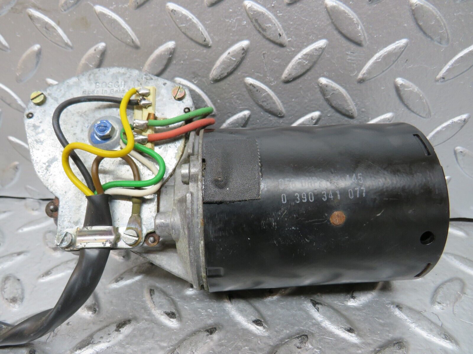 28738 Mercedes-Benz W123 230E Wiper Motor Bosch 0390341077