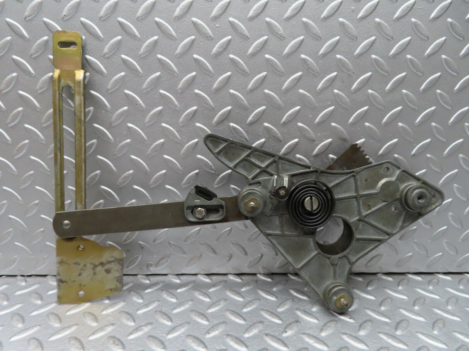 18535 Mercedes-Benz W116 450SEL Rear Left Power Window Regulator