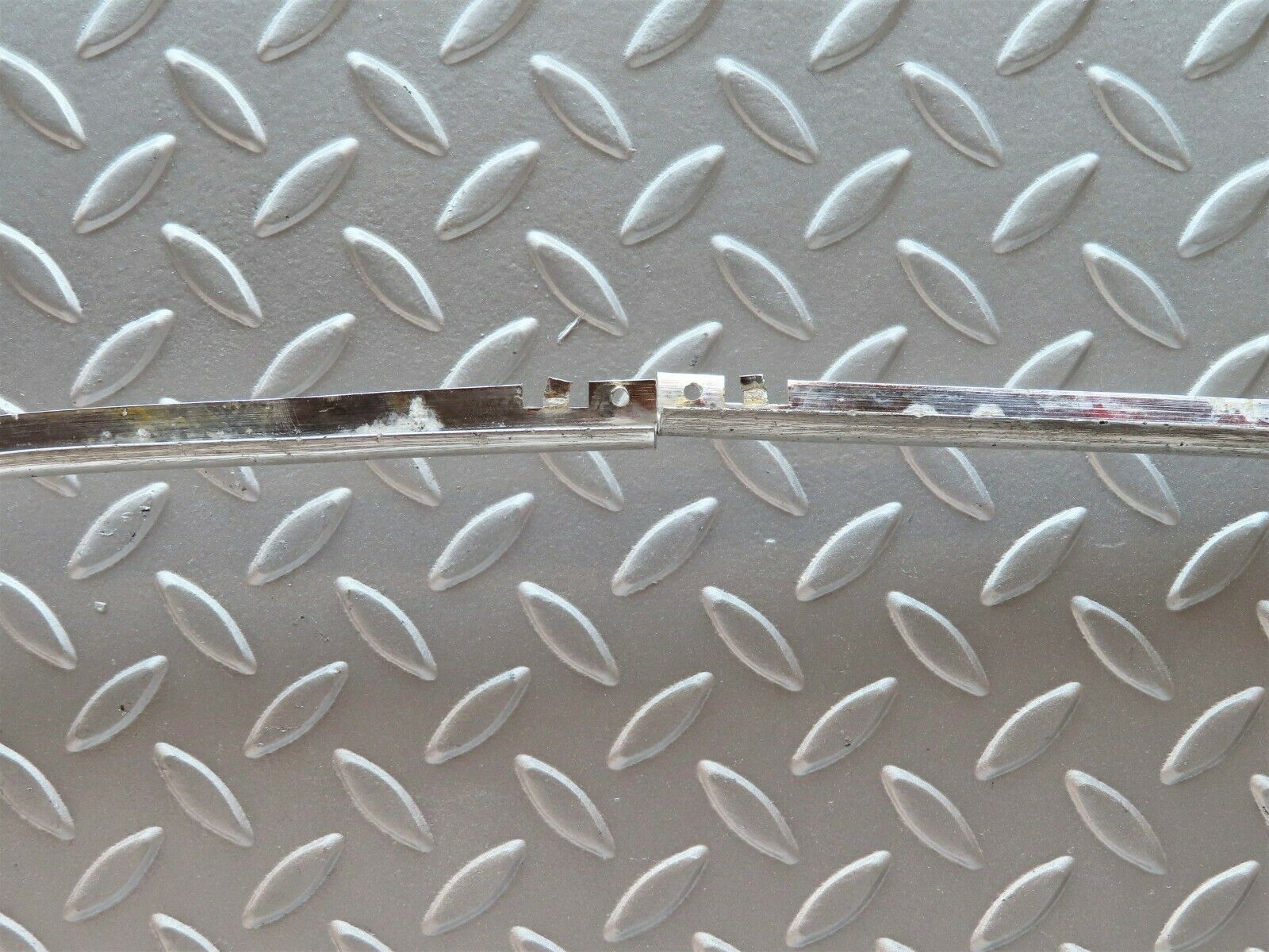 2047 Mercedes-Benz W105 219 PONTON Rear Right Door Chrome Trim