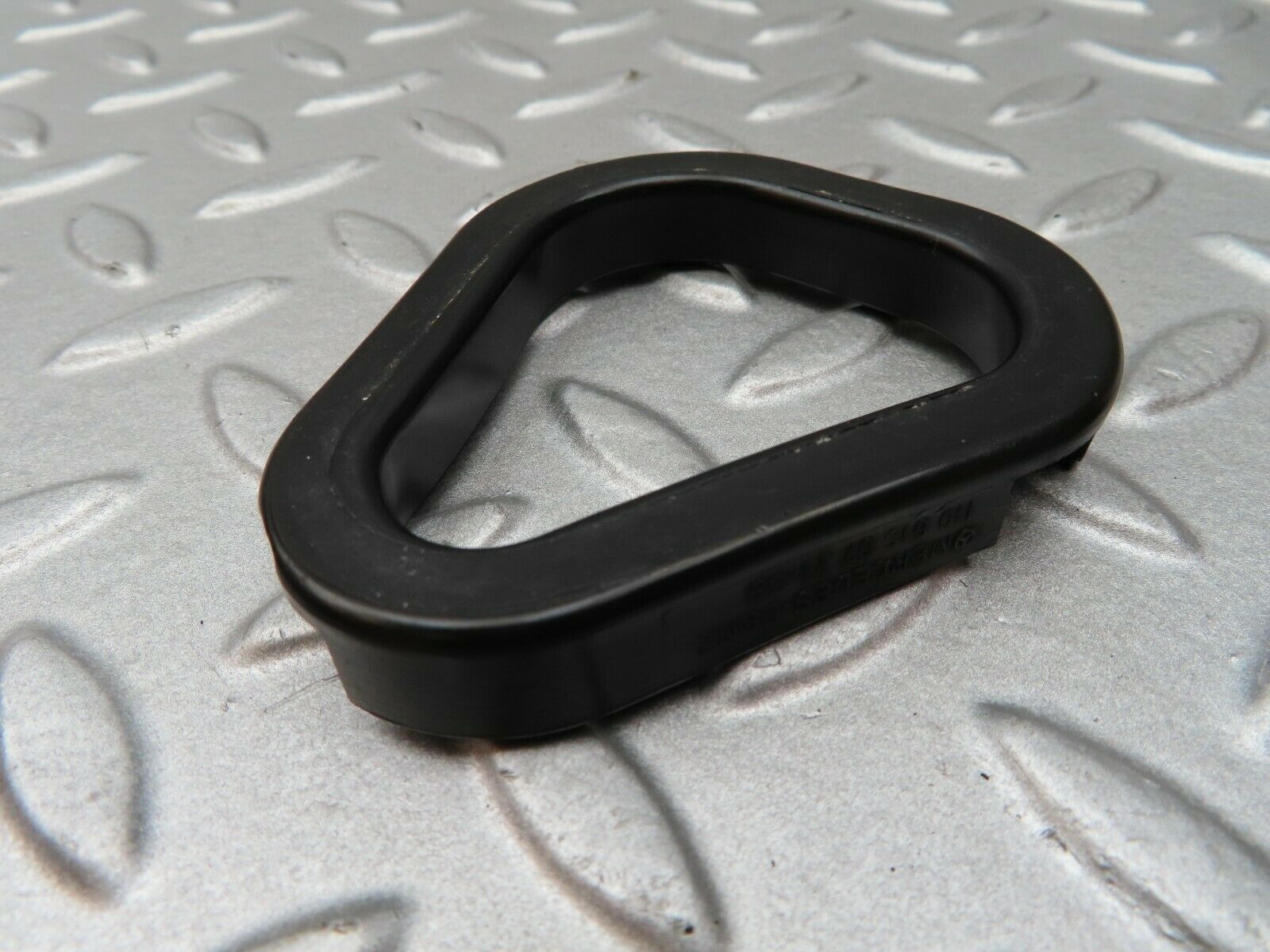 4662 Mercedes-Benz W114 280CE Coupe Valve Cover Gasket Set 1100160721