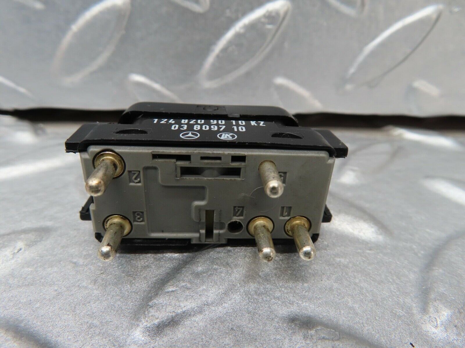 16386 Mercedes-Benz W124 260E Front Right Electric Window Switch 1248209010