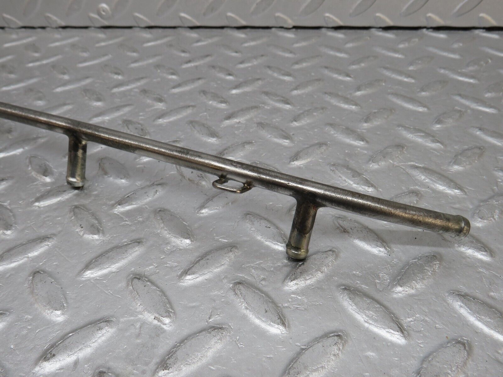 37547 Mercedes-Benz W109 300SEL Fuel Injection Pipe