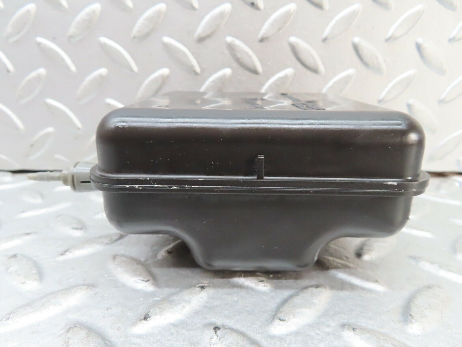 19323 Mercedes-Benz C140 CL420 Coupe Air Vacuum Expansion Tank 1298050019