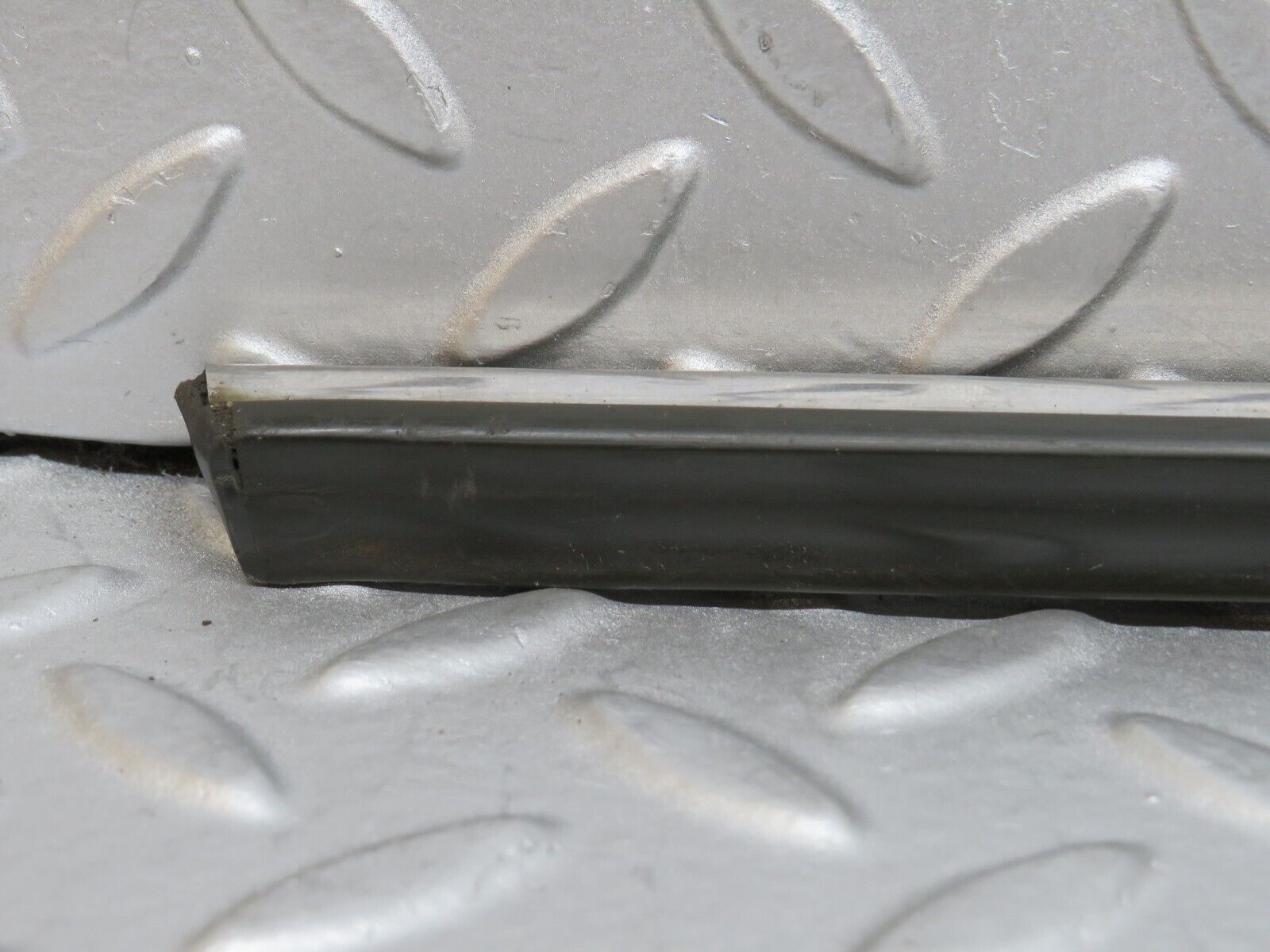 35777 Mercedes-Benz W108 Rear Right Door Centre Moulding Trim