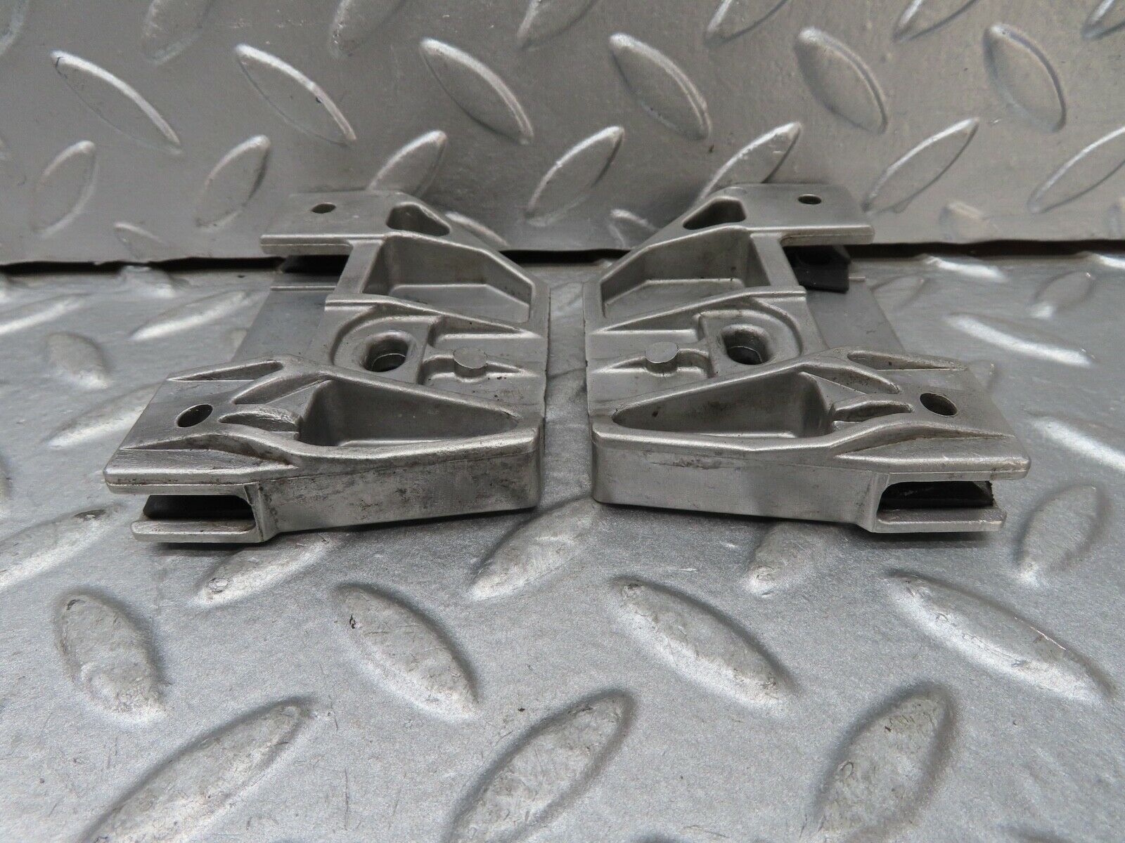 17394 Mercedes-Benz R129 300SL Coupe Door Window Guide Pad Pair 1247250132