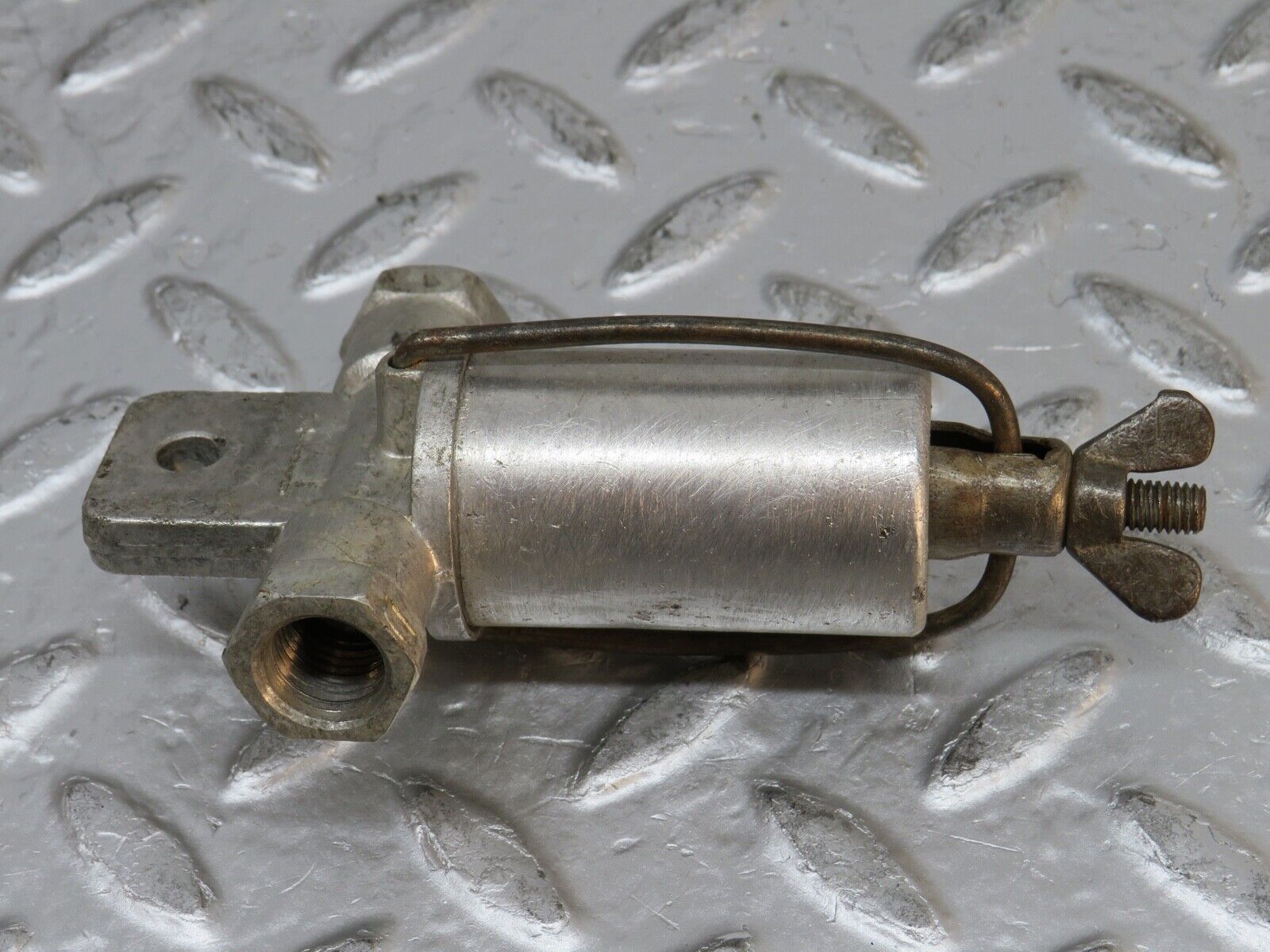 0334 Mercedes-Benz W120 180D Ponton Fuel Prefilter 0004776801