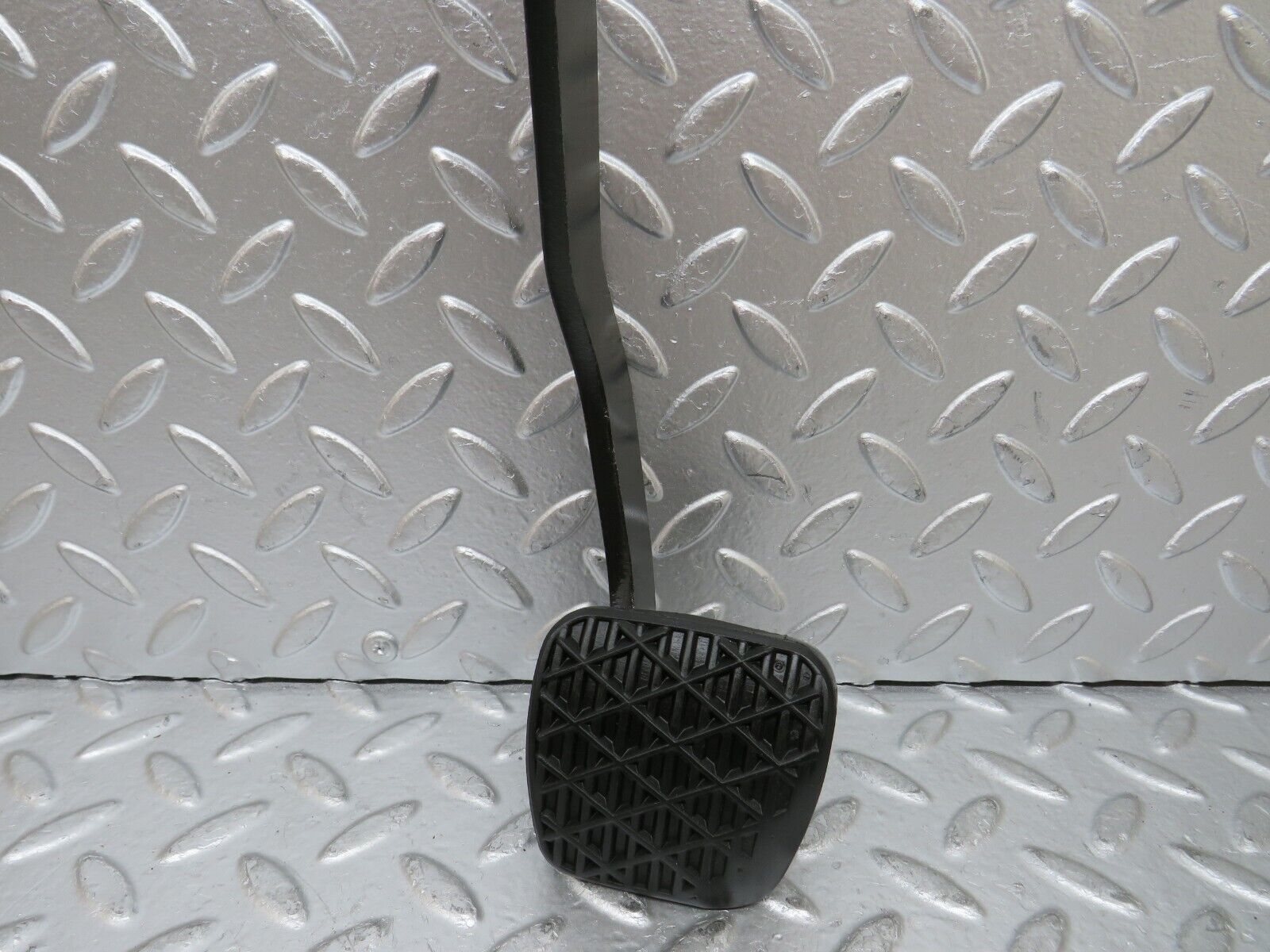 26786 Mercedes-Benz W123 240D Brake Pedal With Rubber