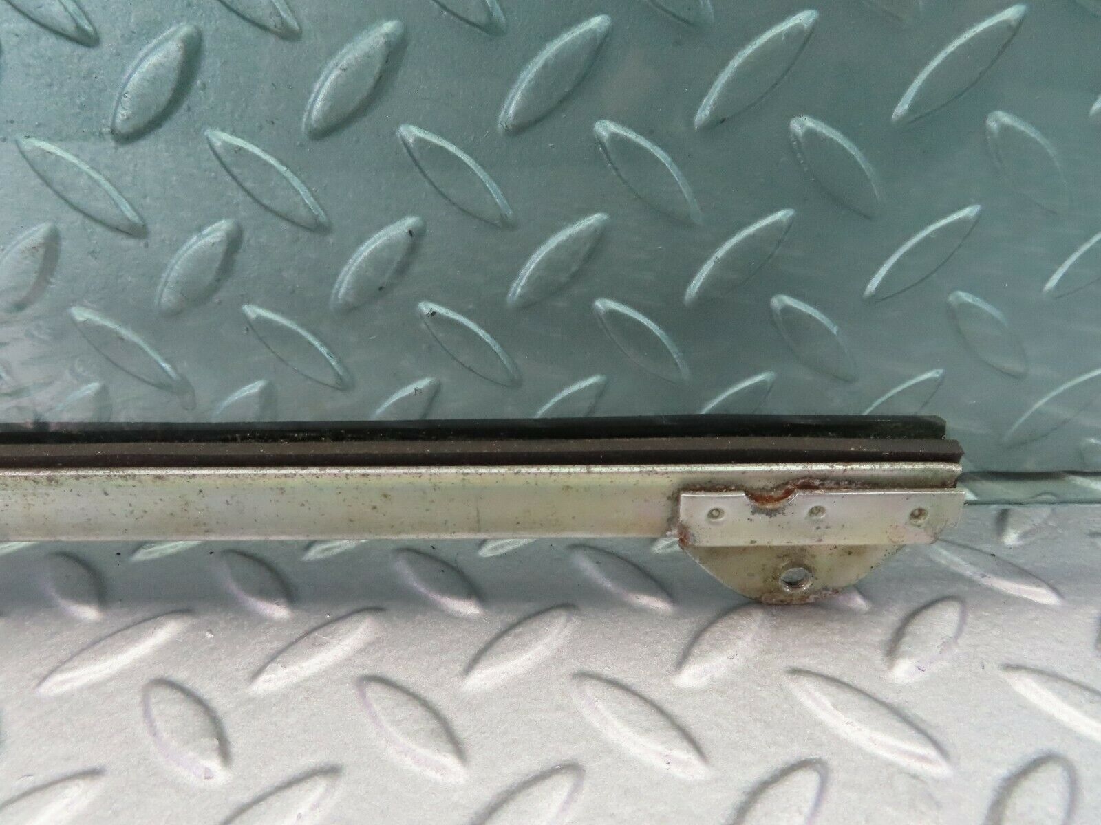 7887 Mercedes-Benz W115 220D Rear Right Door Window Glass