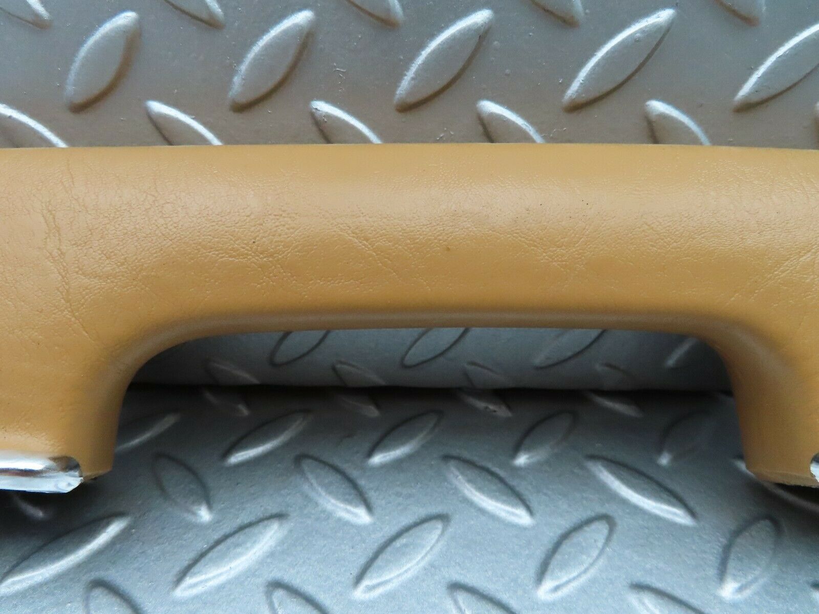 5719 Mercedes-Benz W123 200 Interior Door Handle Rear Right 1239702001