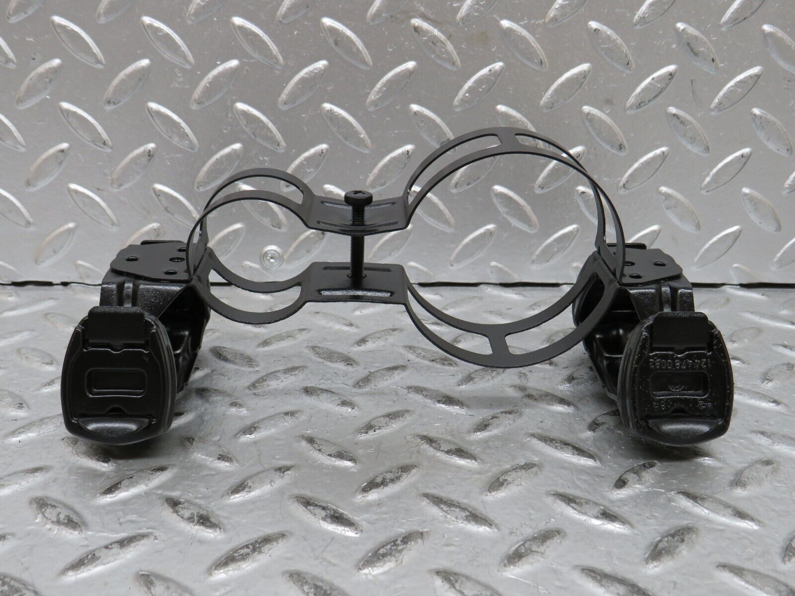 29011 Mercedes-Benz C124 320CE Coupe Fuel Pump Fuel Filter Bracket With Rubber