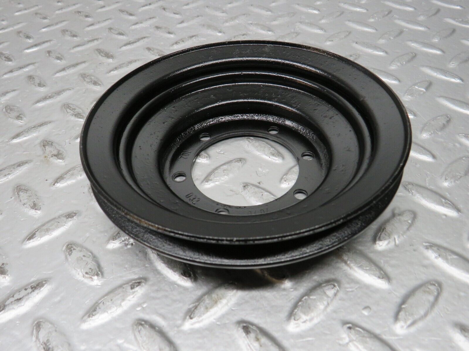 32020 Mercedes-Benz W123 230E Crankshaft Pulley 1020320404