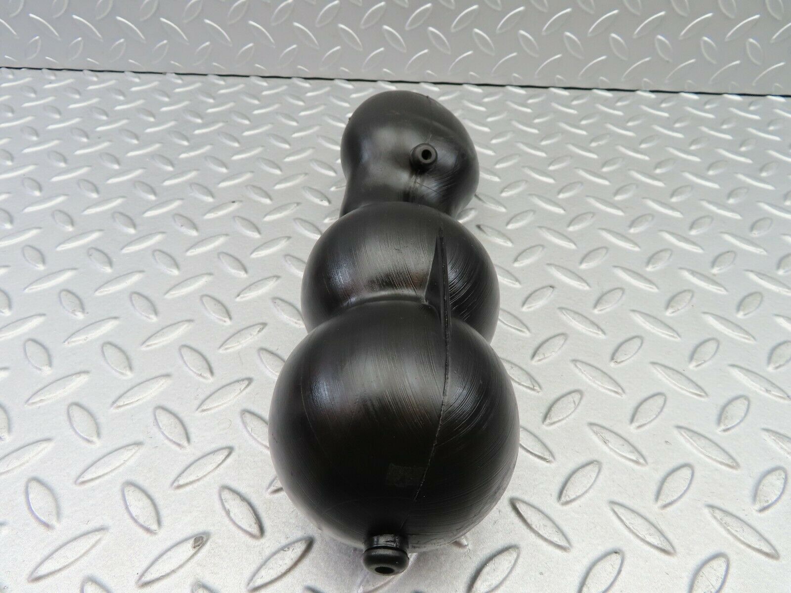 6318 Mercedes-Benz W126 380SE Vacuum Reservoir