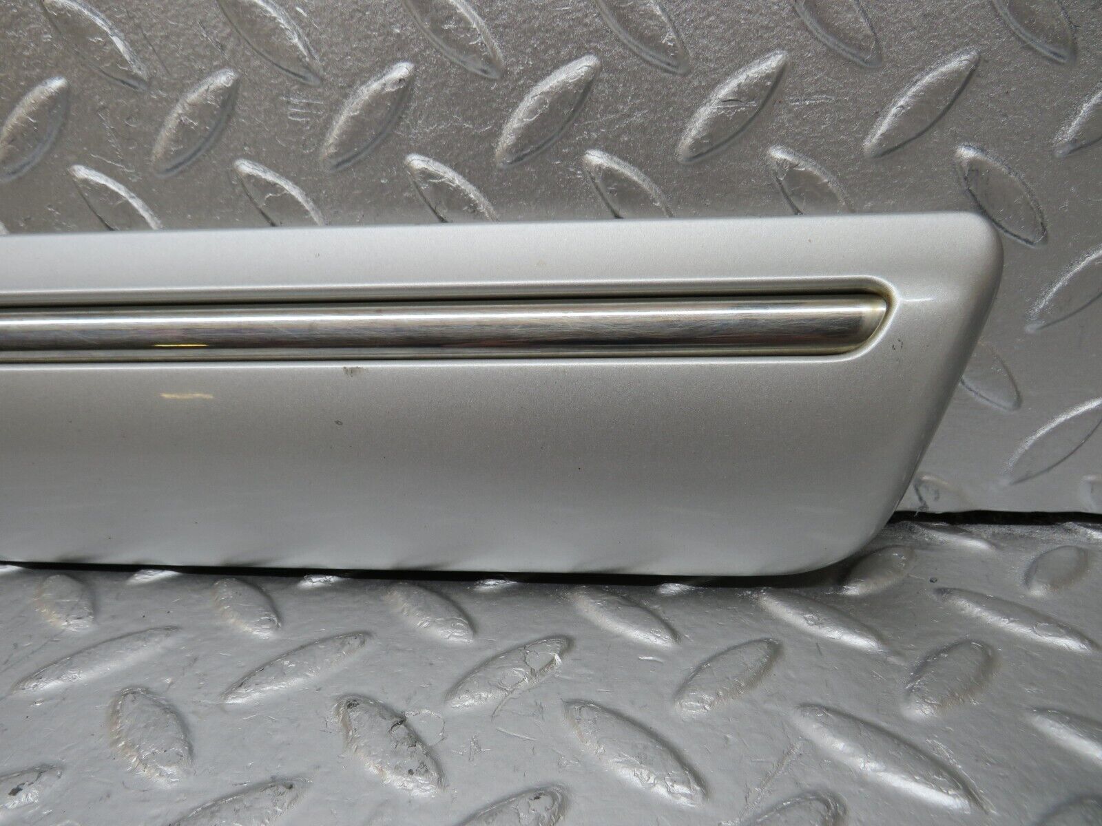 34716 Mercedes-Benz W210 320E Rear Left Door Centre Moulding Trim 2106900582