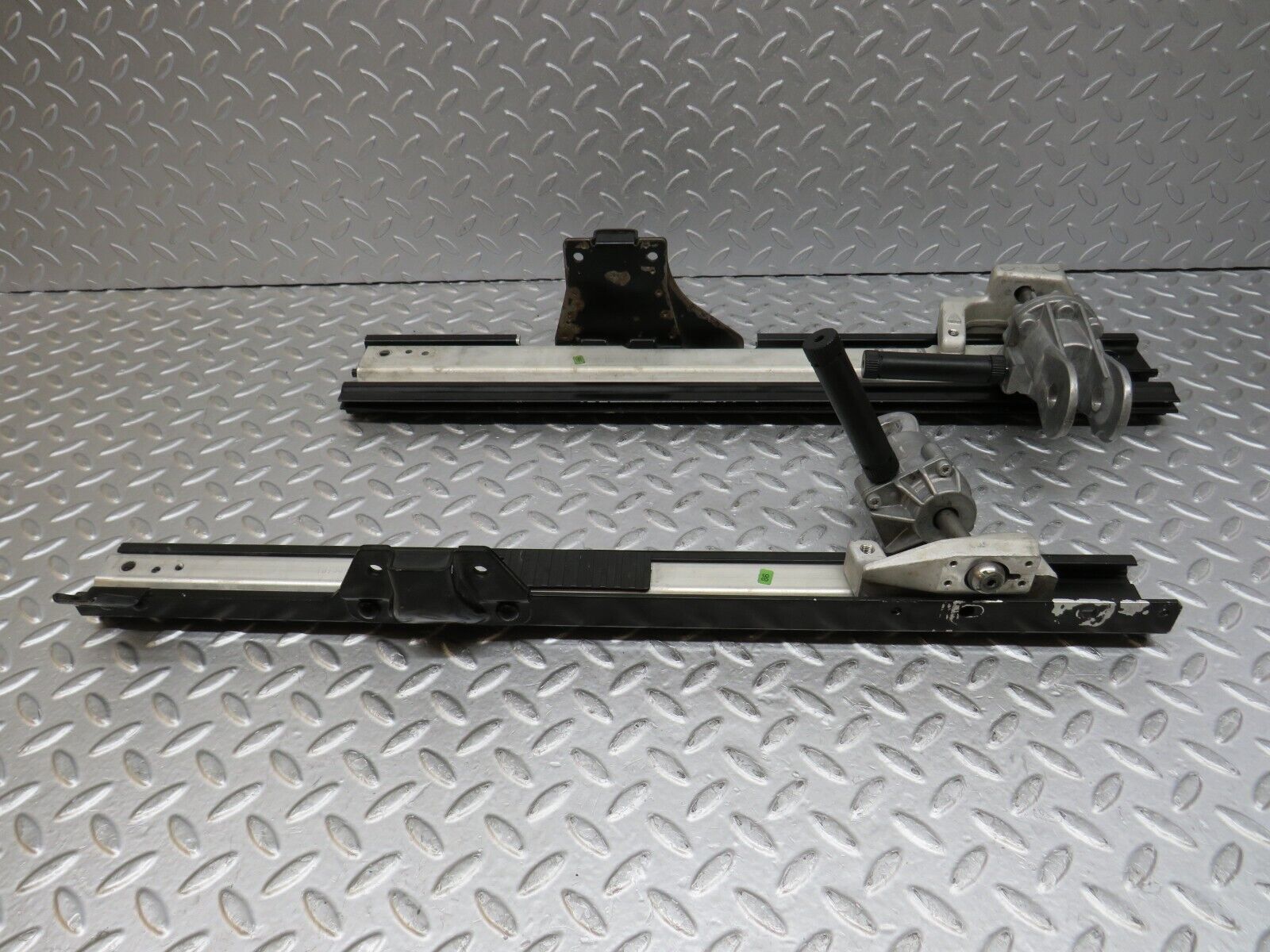 36844 Mercedes-Benz R129 300SL-24 Front Left Seat Rail 2x 1298200707 1298202107 1136201030 1136201020