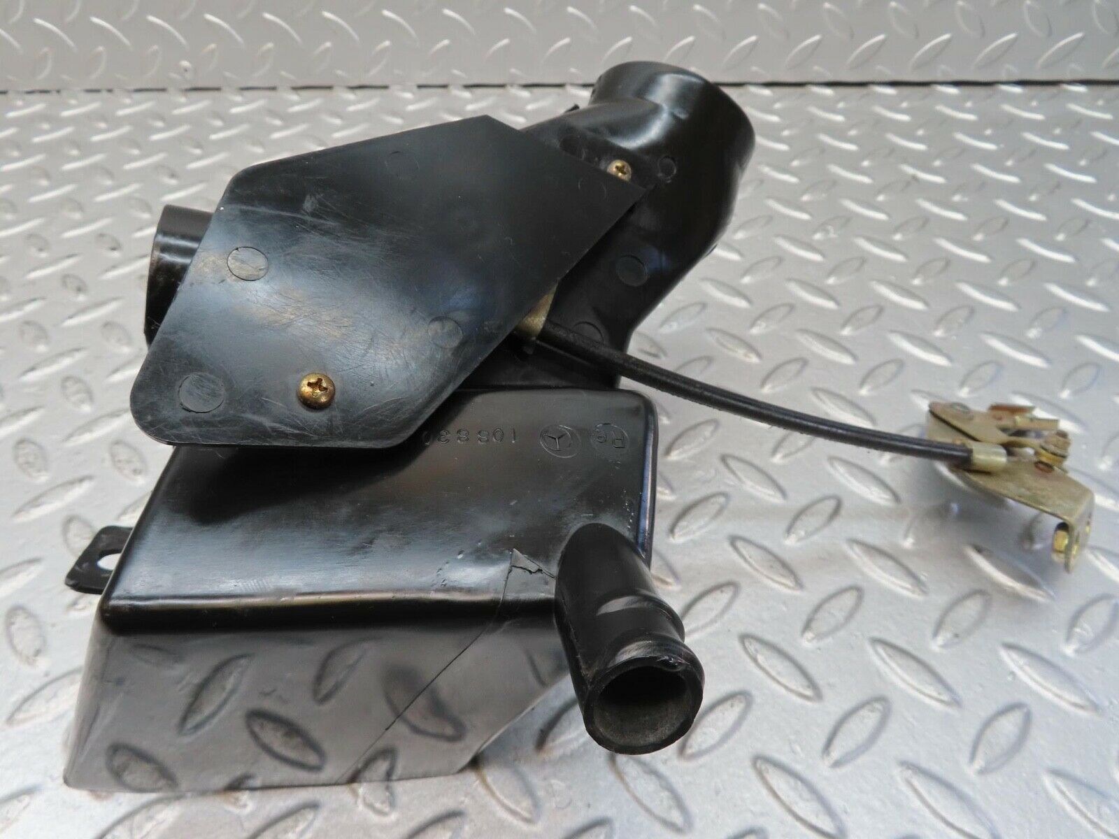 12393 Mercedes-Benz W108 280SE 3.5 Air Vent Control Right Side 1088301245