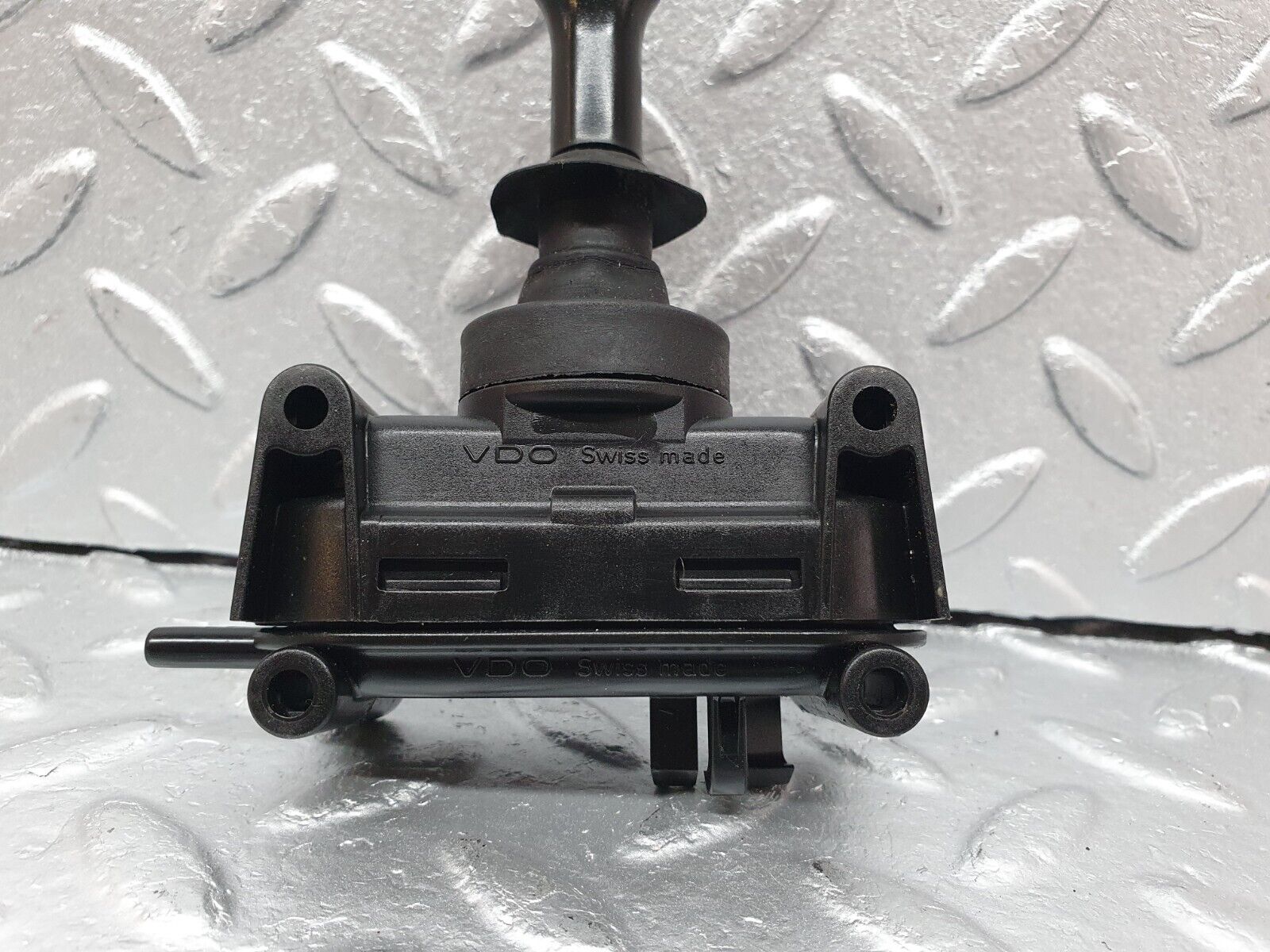 41512 Mercedes-Benz W124 200E Rear Door Lock Vacuum Actuator 0008007975