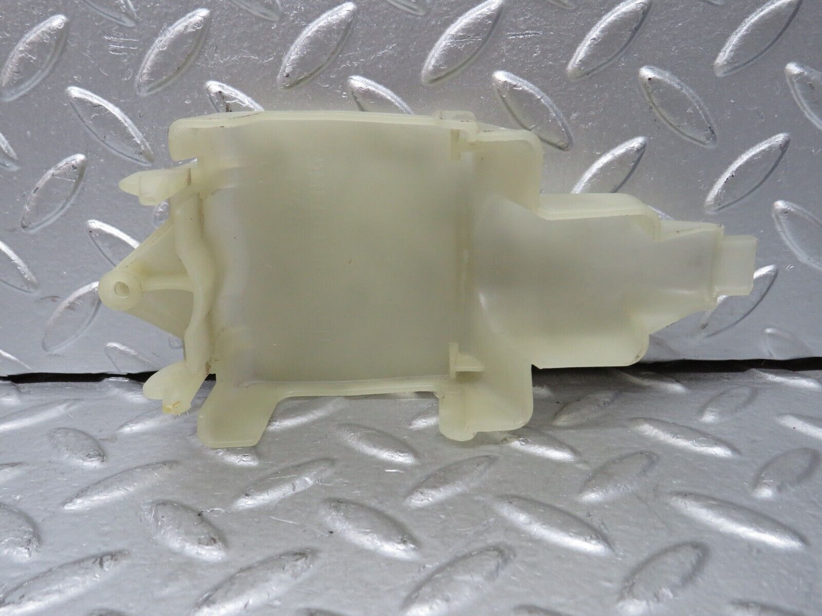 30285 Mercedes-Benz W124 230E Rear Door Lock Vacuum Actuator Cover 1248050590