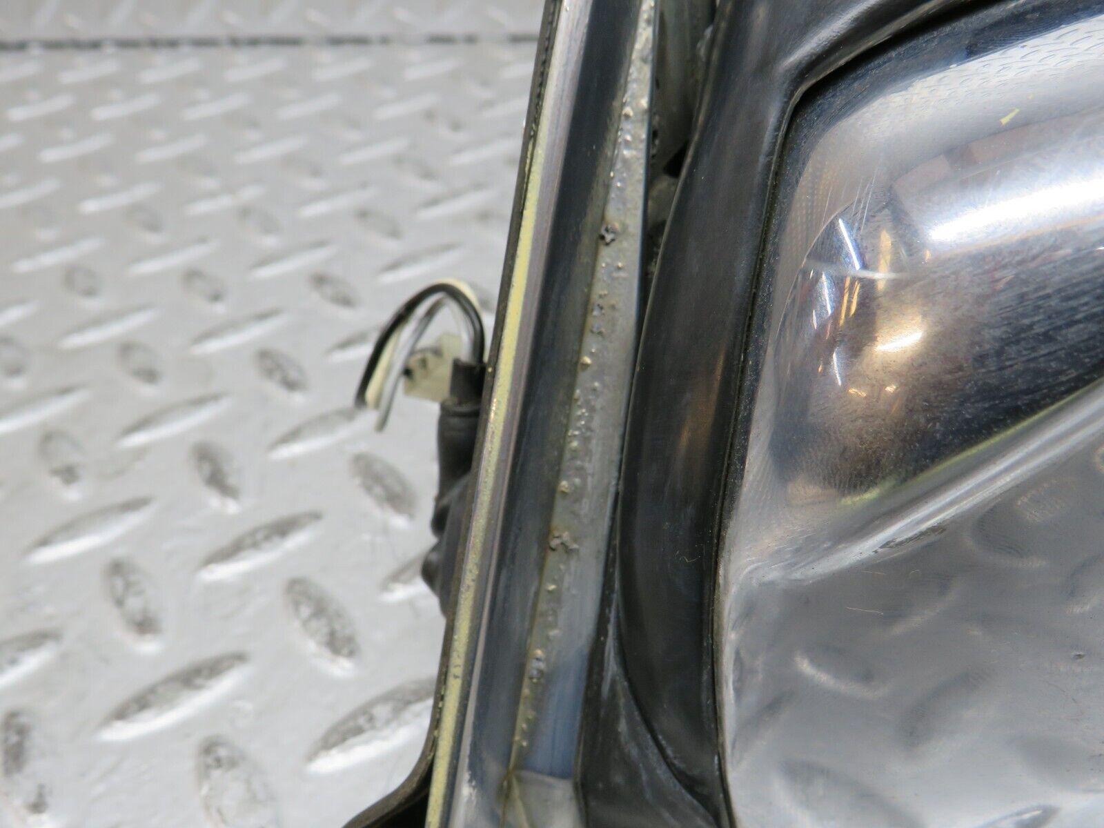 28642 Mercedes-Benz W123 280E Left Wing Mirror Electric  1238110361